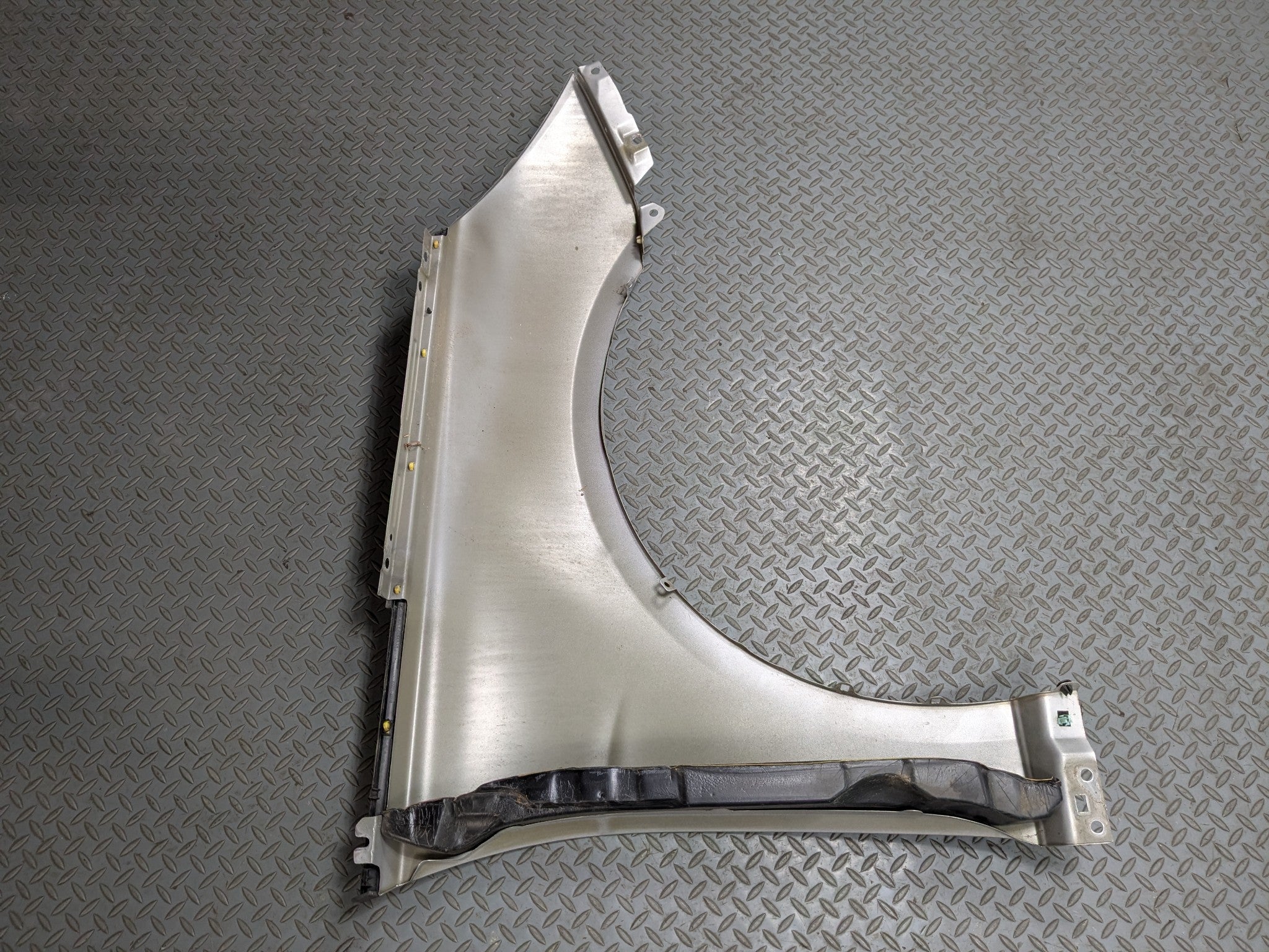 2011 - 2013 HYUNDAI SONATA OEM FENDER COVER PANEL RADIANT SILVER FRONT LEFT SIDE