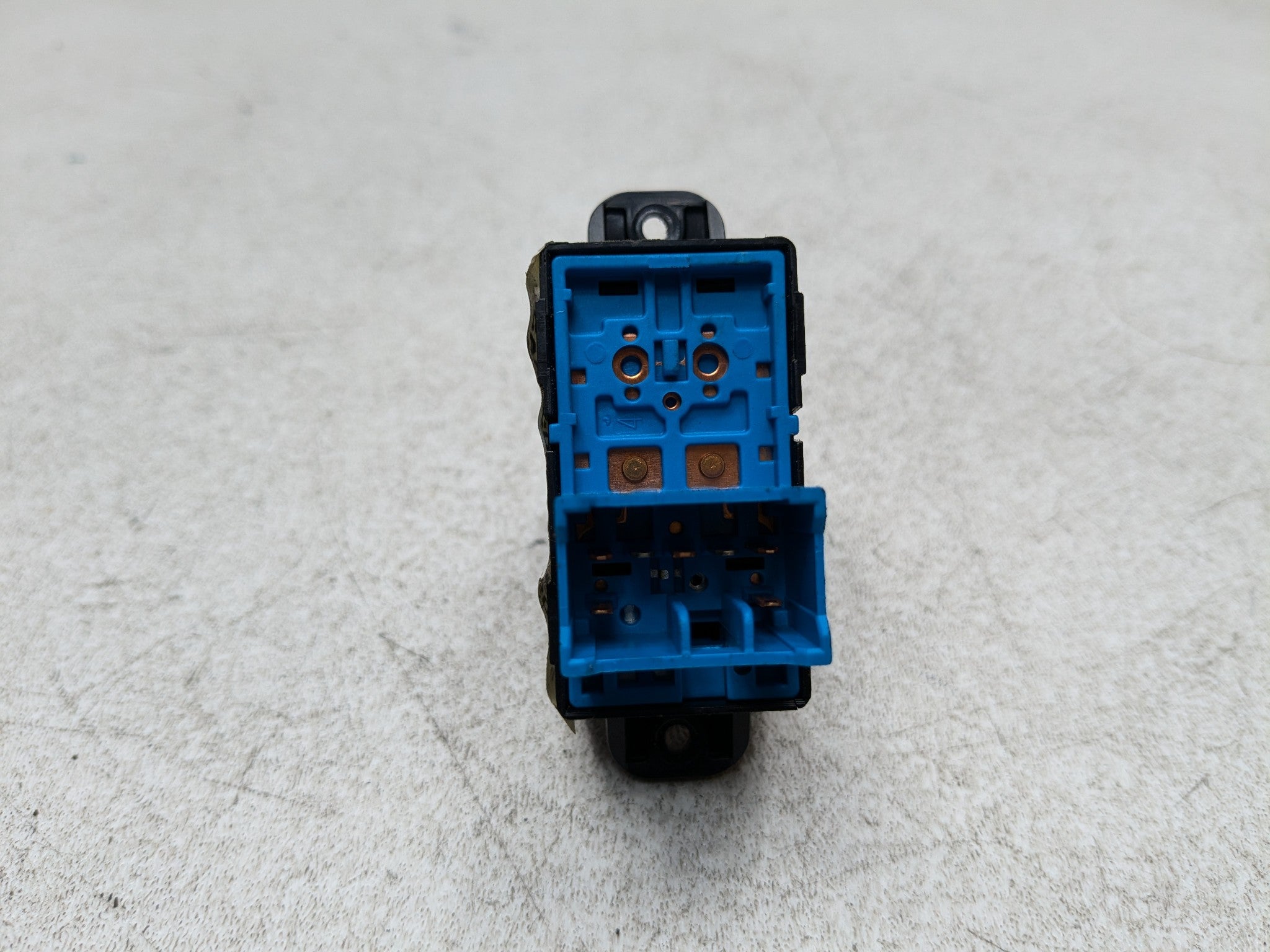 2011 - 2013 HYUNDAI SONATA OEM POWER WINDOW BUTTON SWITCH REAR LEFT DRIVER SIDE