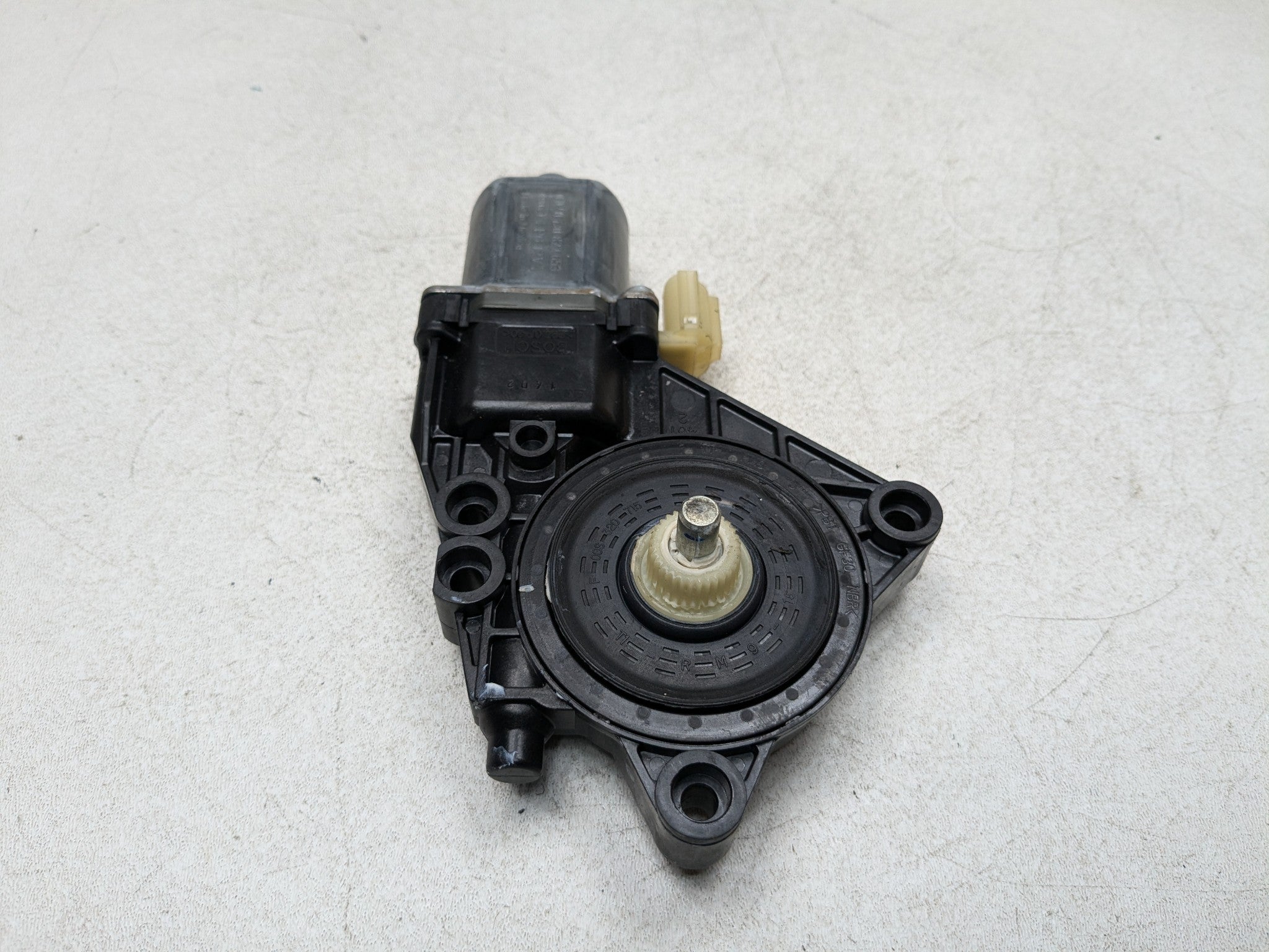 2011 - 2013 HYUNDAI SONATA OEM POWER WINDOW MOTOR REAR RIGHT PASSENGER SIDE