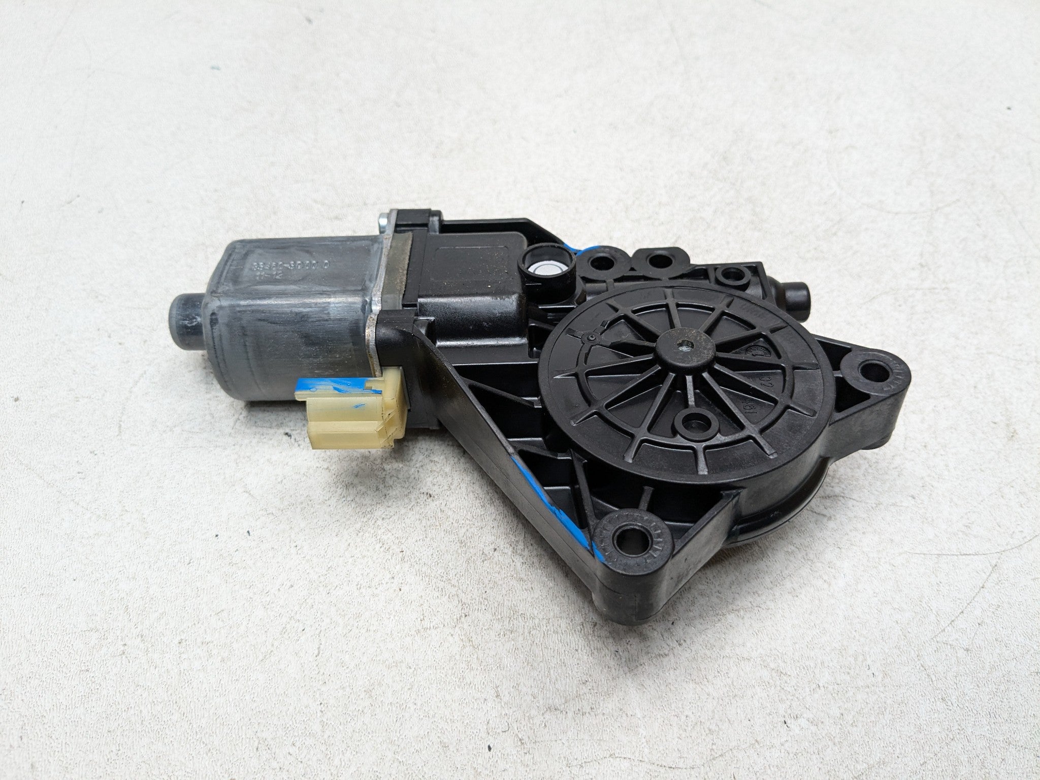 2011 - 2013 HYUNDAI SONATA OEM POWER WINDOW MOTOR REAR RIGHT PASSENGER SIDE