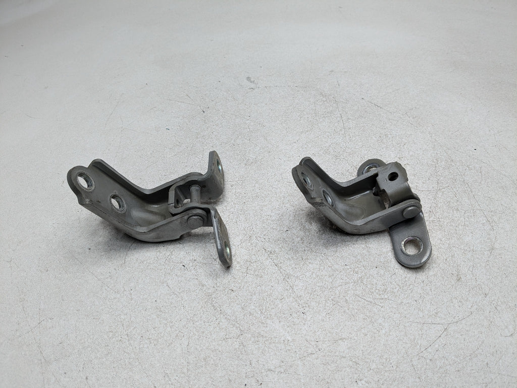 2011 - 2013 HYUNDAI SONATA OEM DOOR HINGE SET OF 2 FRONT LEFT DRIVER SIDE