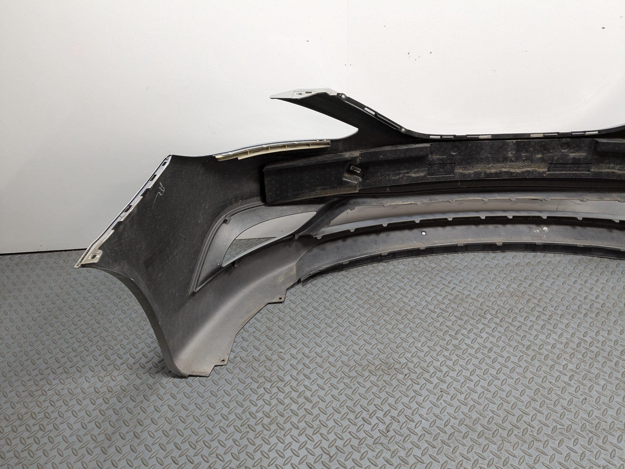 2011 - 2013 HYUNDAI SONATA OEM FRONT BUMPER COVER PANEL ASSEMBLY RADIANT SILVER