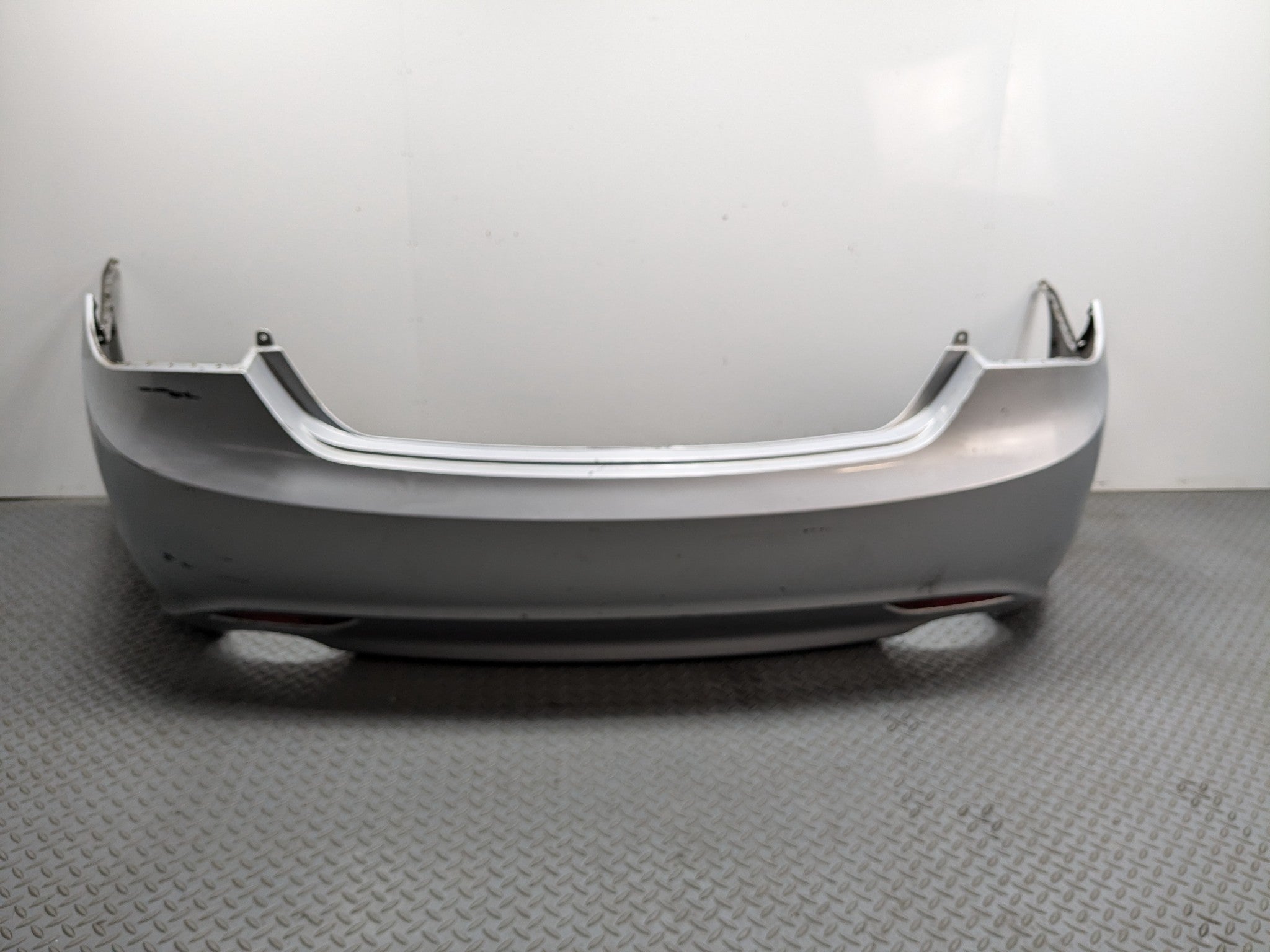 2011 - 2013 HYUNDAI SONATA OEM REAR BUMPER COVER PANEL ASSEMBLY RADIANT SILVER