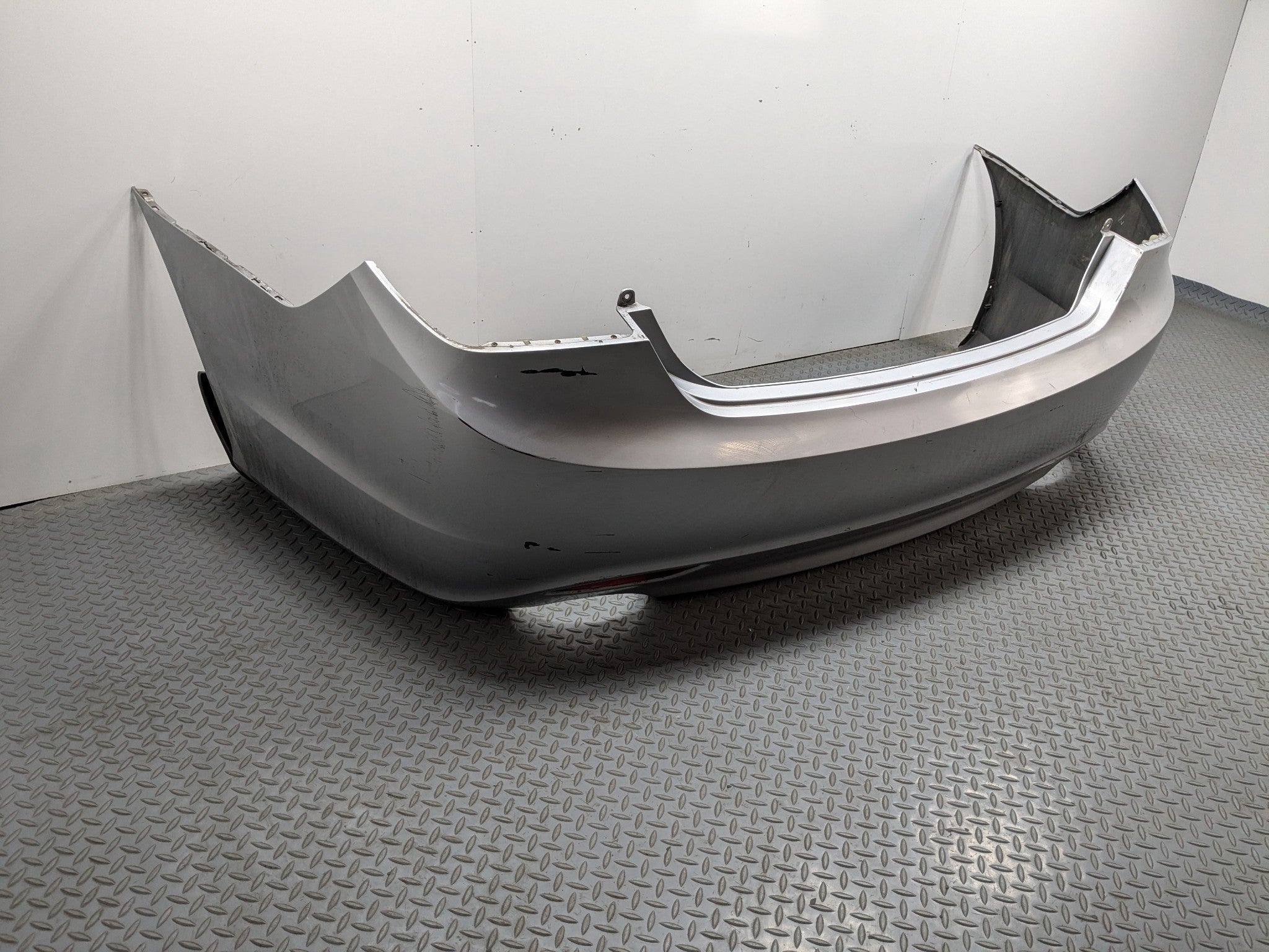 2011 - 2013 HYUNDAI SONATA OEM REAR BUMPER COVER PANEL ASSEMBLY RADIANT SILVER