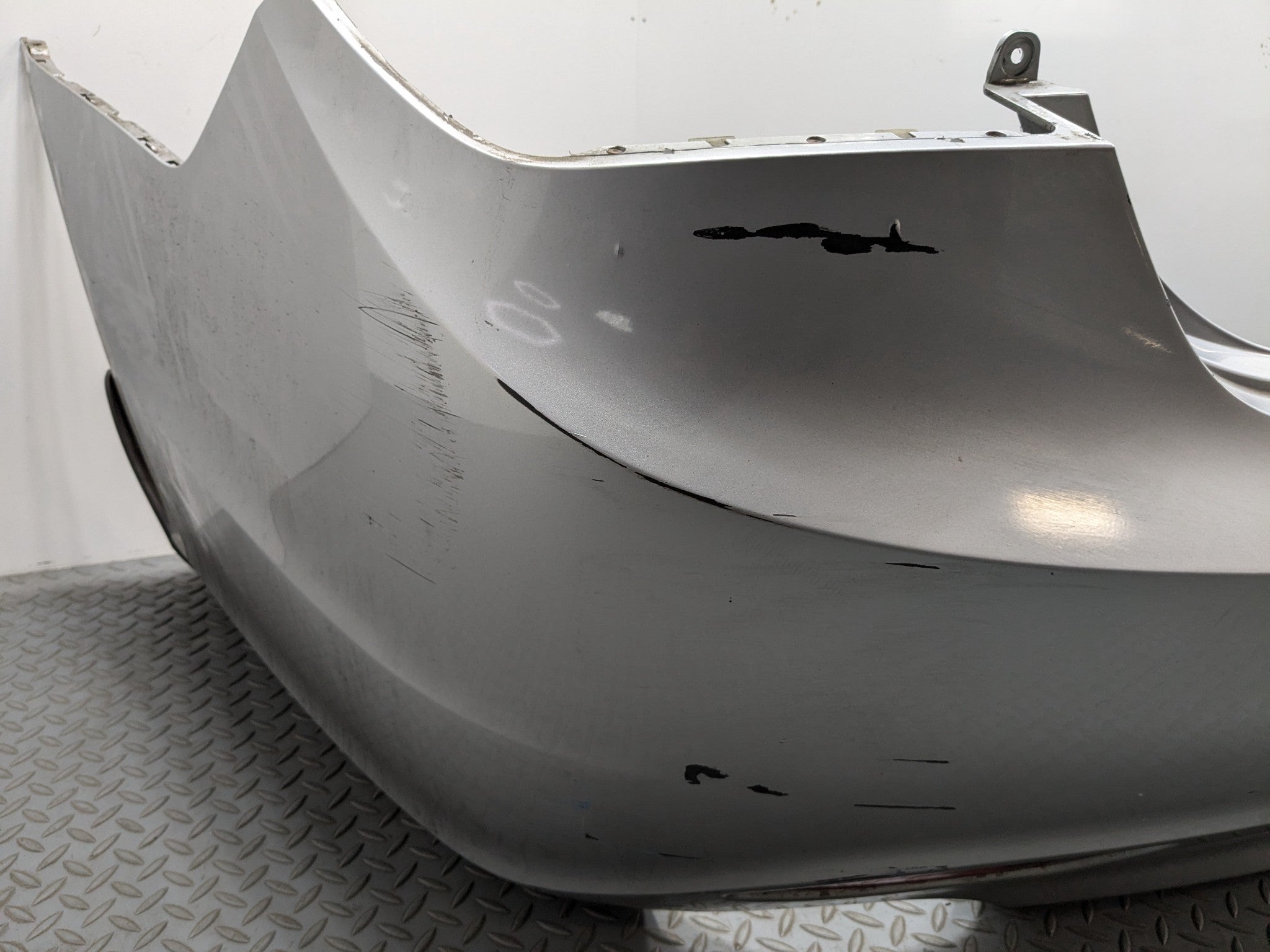 2011 - 2013 HYUNDAI SONATA OEM REAR BUMPER COVER PANEL ASSEMBLY RADIANT SILVER