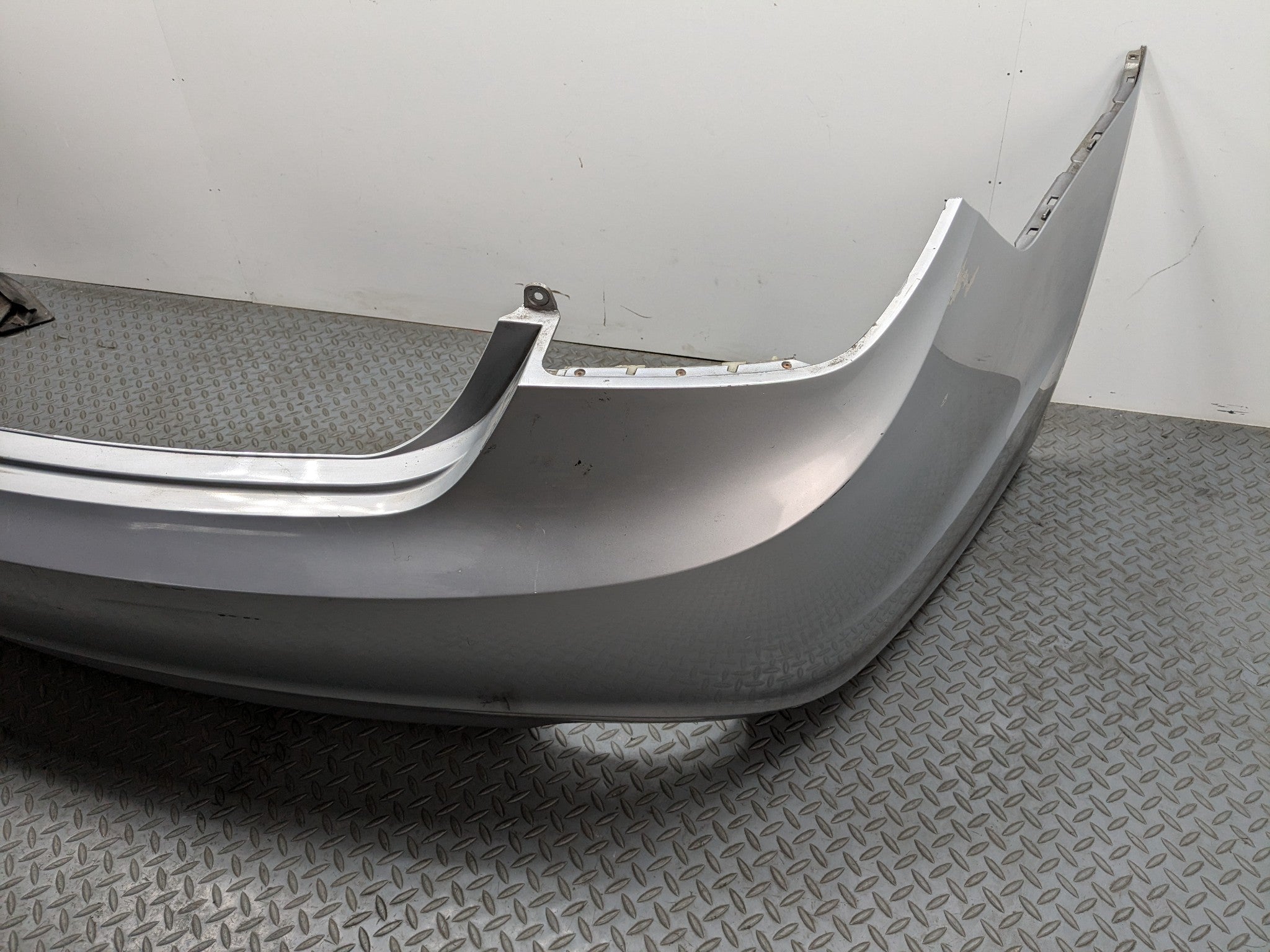 2011 - 2013 HYUNDAI SONATA OEM REAR BUMPER COVER PANEL ASSEMBLY RADIANT SILVER