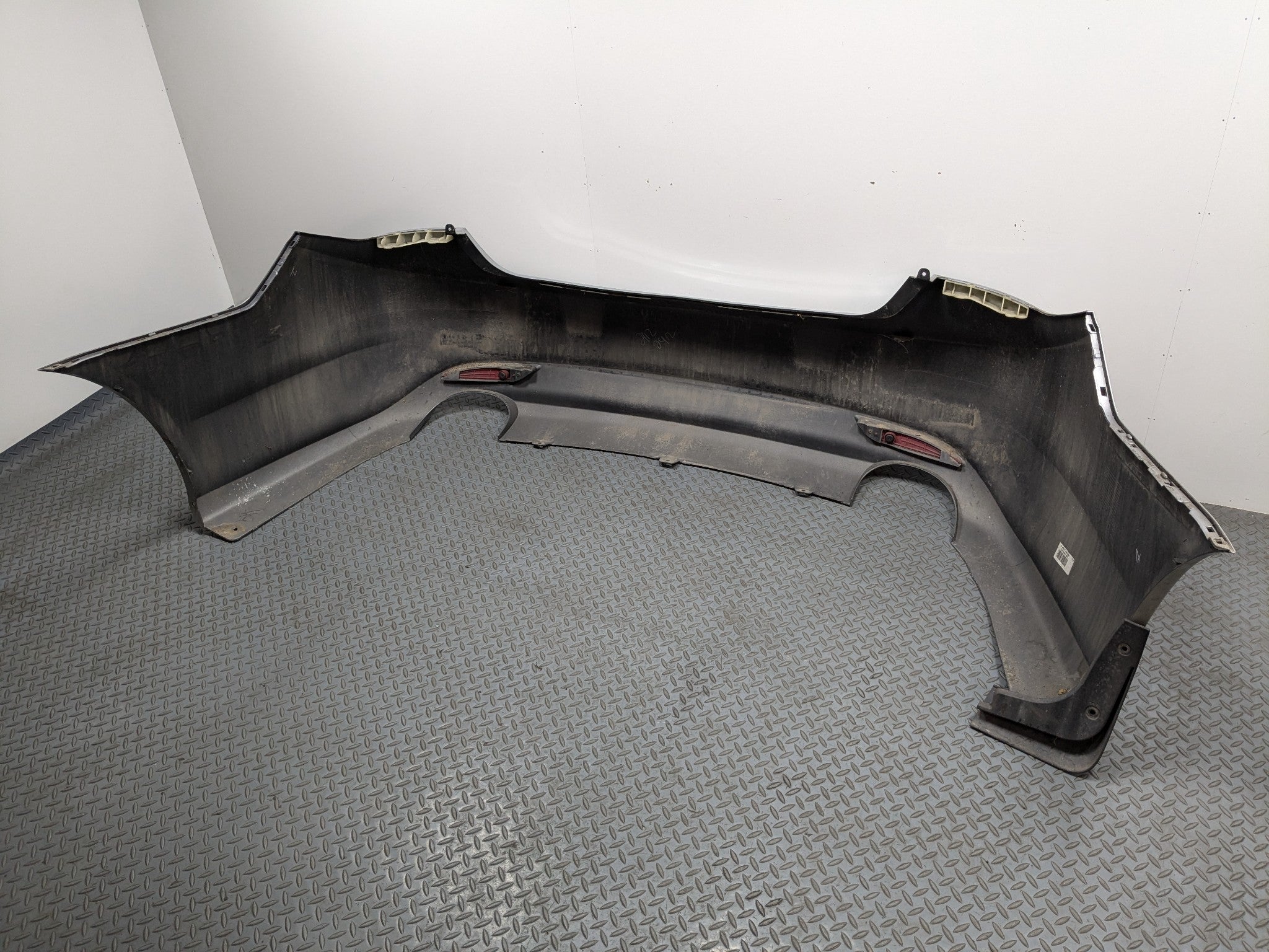 2011 - 2013 HYUNDAI SONATA OEM REAR BUMPER COVER PANEL ASSEMBLY RADIANT SILVER