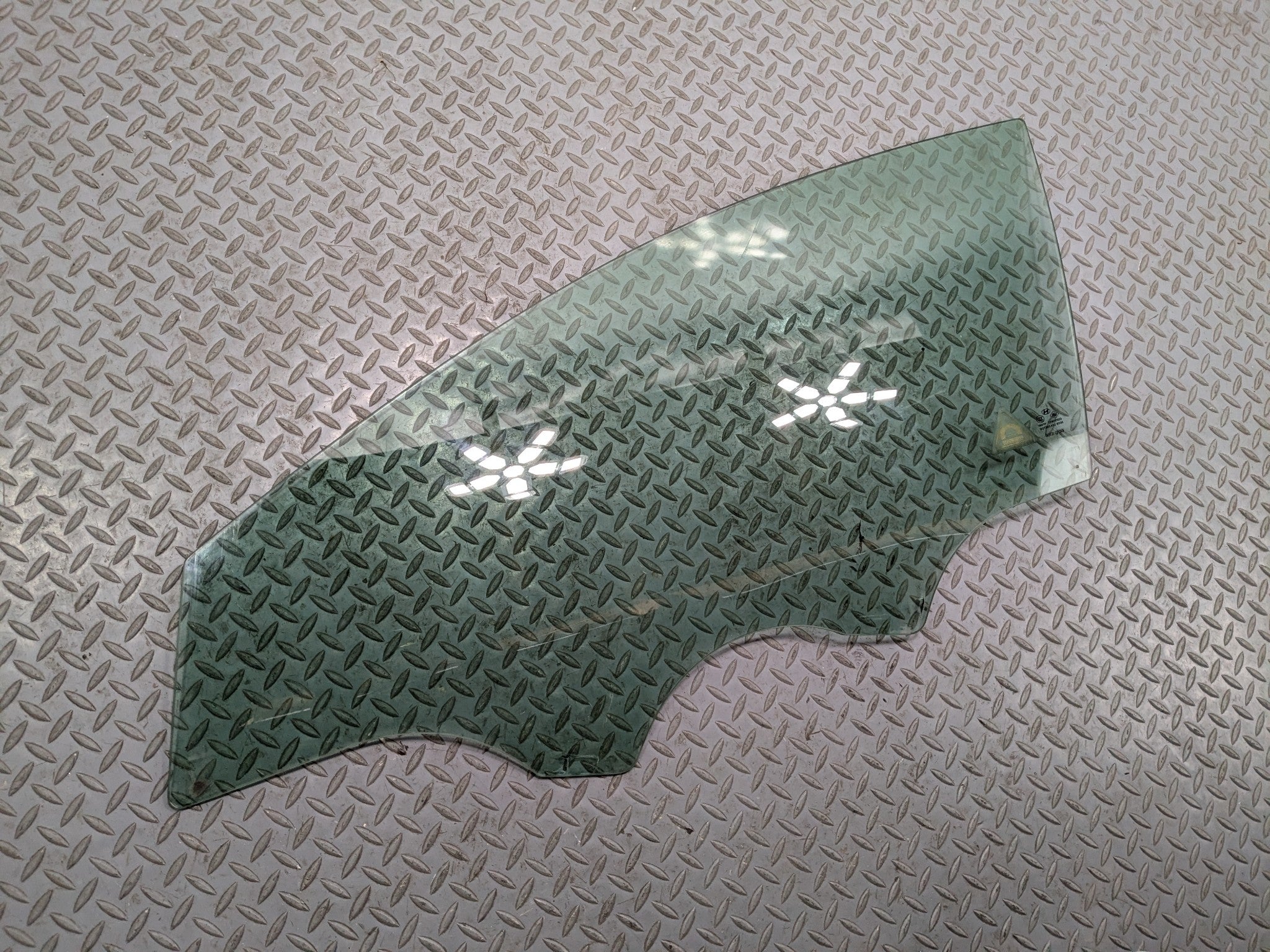 2011 - 2013 HYUNDAI SONATA OEM WINDOW GLASS DOOR SOLAR FRONT LEFT DRIVER SIDE