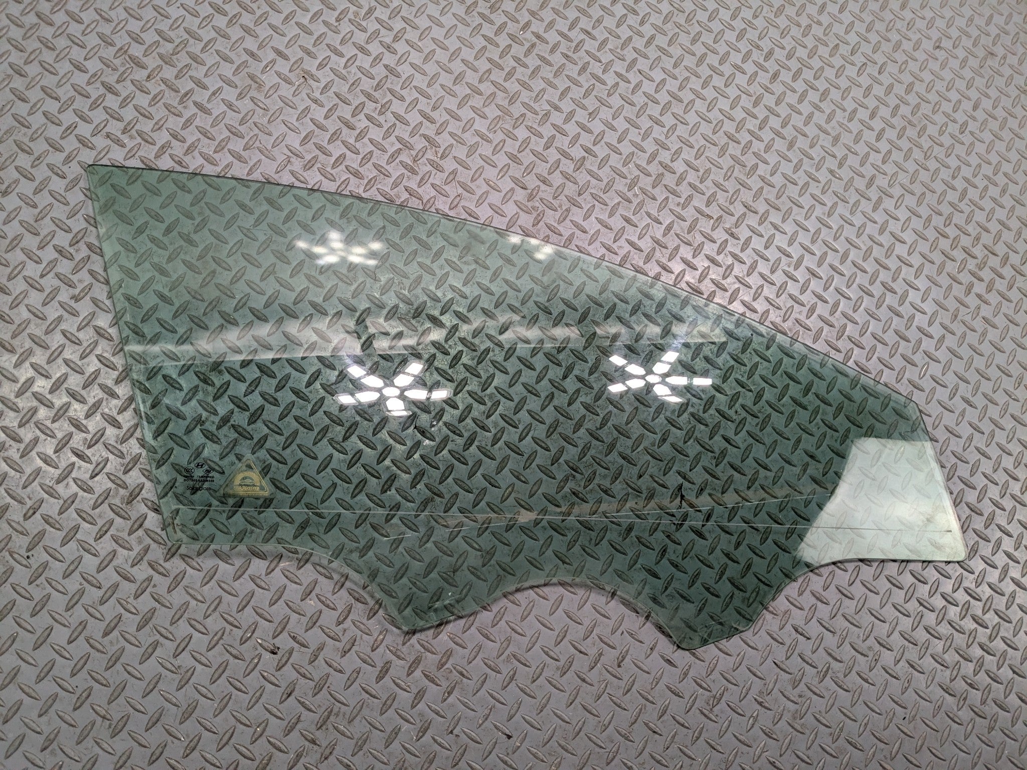2011 - 2013 HYUNDAI SONATA OEM WINDOW GLASS DOOR SOLAR FRONT RIGHT PASSENGER