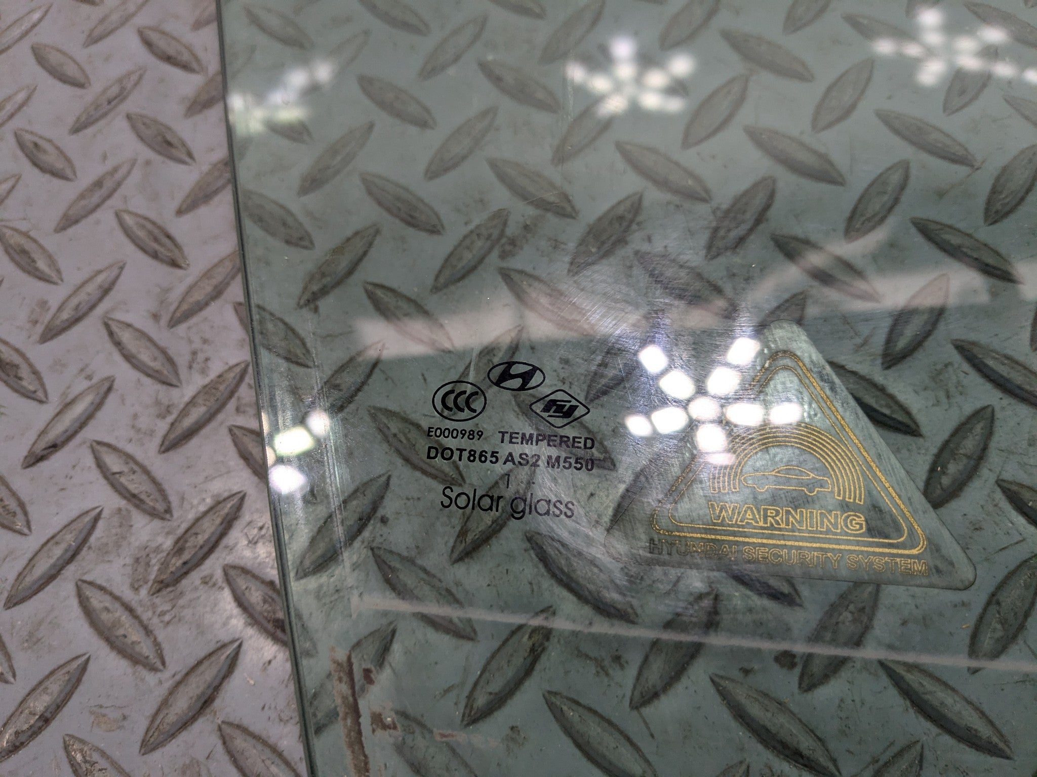 2011 - 2013 HYUNDAI SONATA OEM WINDOW GLASS DOOR SOLAR FRONT RIGHT PASSENGER