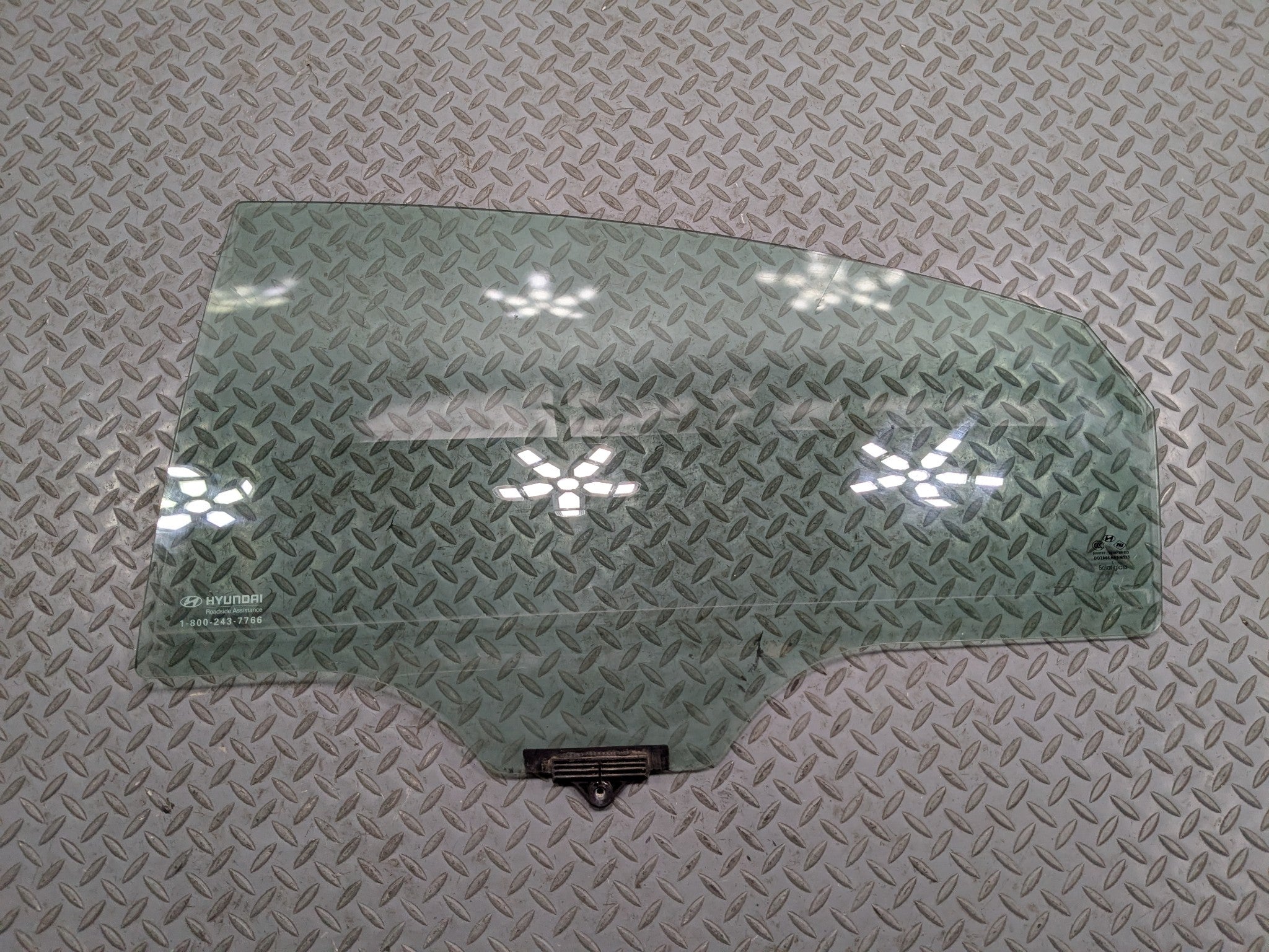 2011 - 2013 HYUNDAI SONATA OEM WINDOW GLASS DOOR SOLAR REAR DRIVER LEFT SIDE