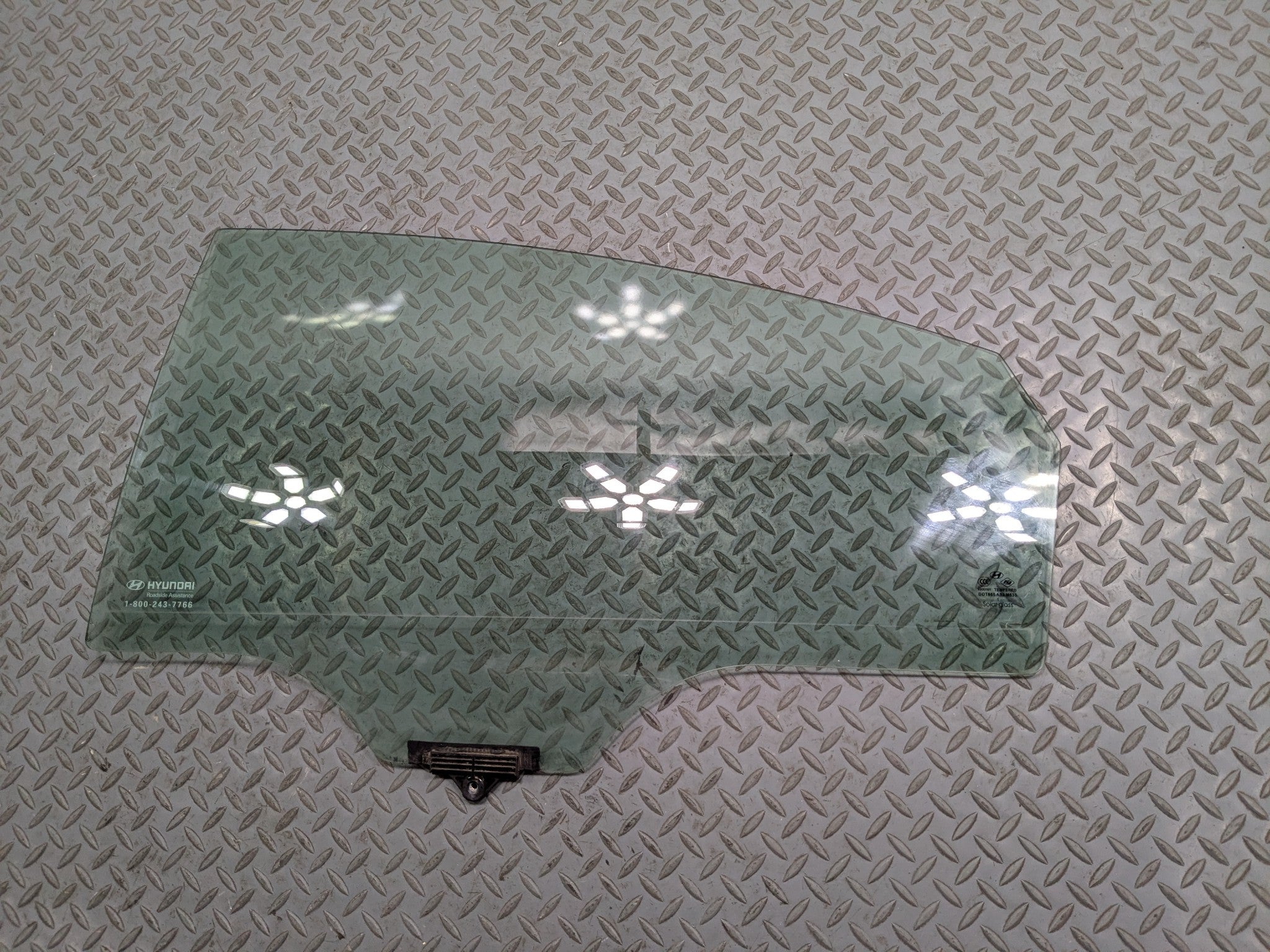 2011 - 2013 HYUNDAI SONATA OEM WINDOW GLASS DOOR SOLAR REAR DRIVER LEFT SIDE