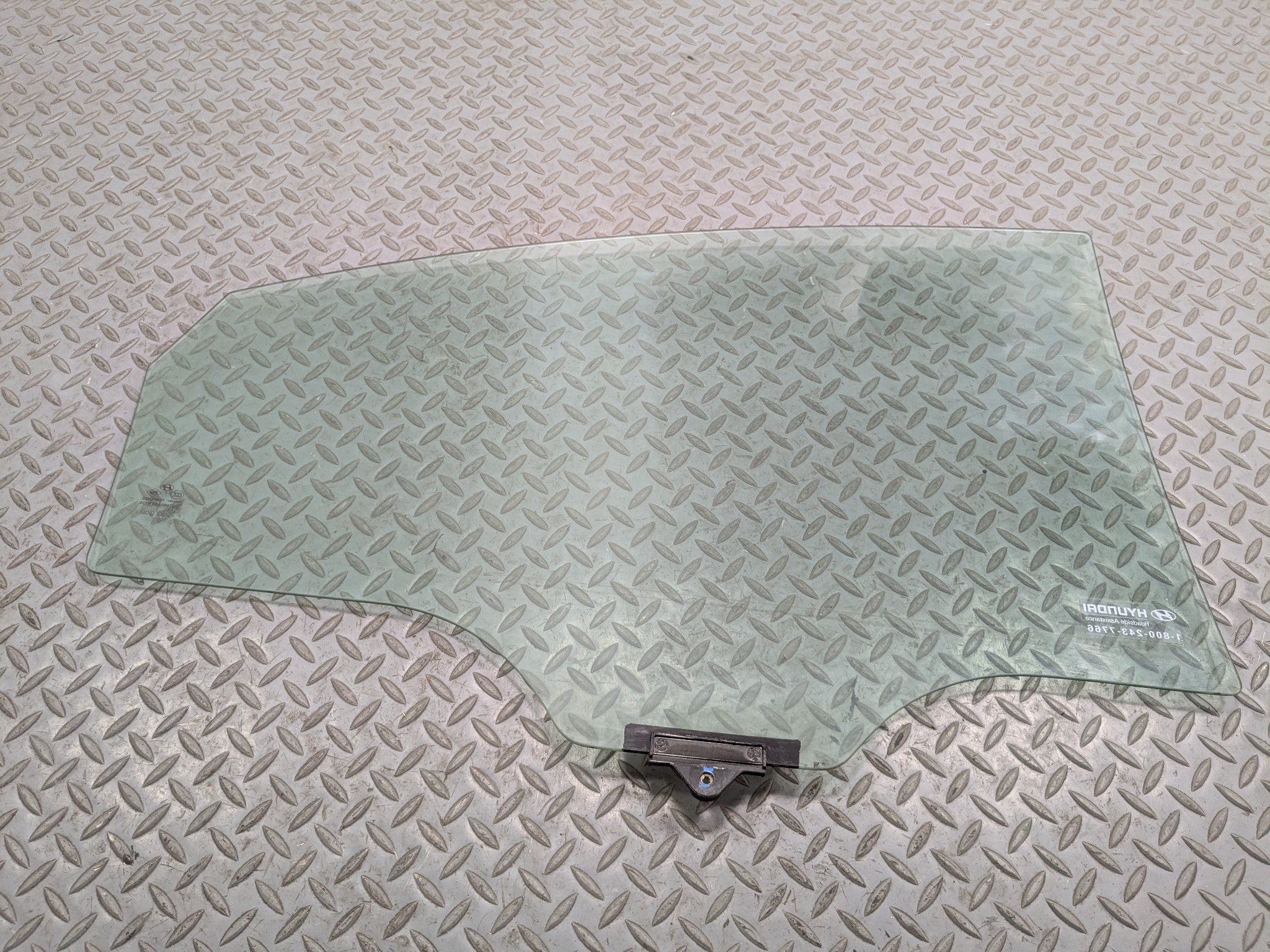 2011 - 2013 HYUNDAI SONATA OEM WINDOW GLASS DOOR SOLAR REAR DRIVER LEFT SIDE