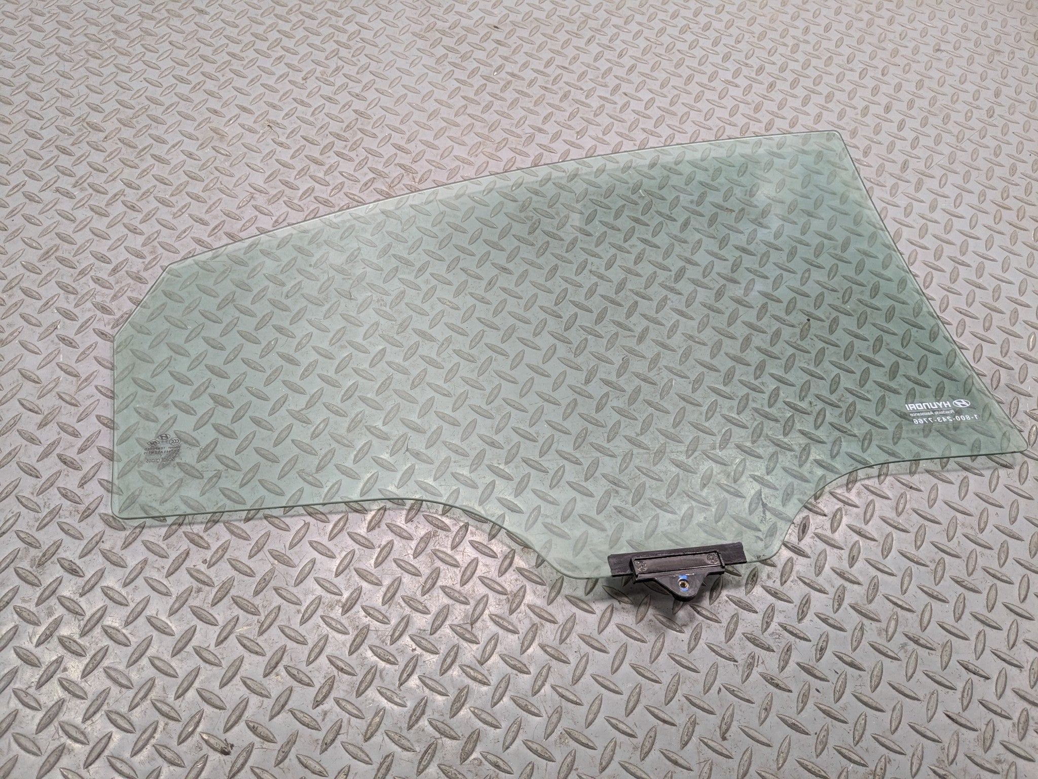 2011 - 2013 HYUNDAI SONATA OEM WINDOW GLASS DOOR SOLAR REAR DRIVER LEFT SIDE