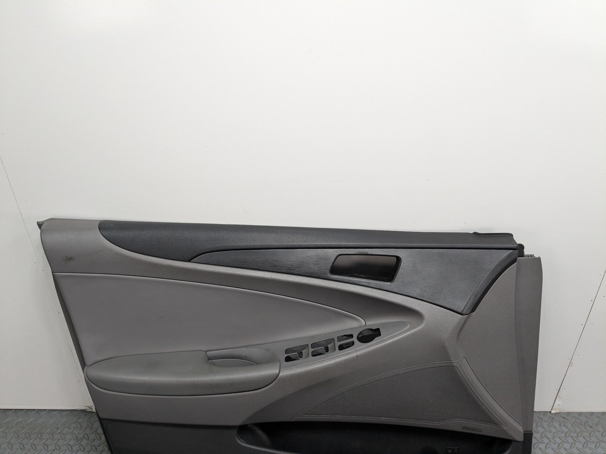 2011 - 2013 HYUNDAI SONATA OEM INTERIOR DOOR TRIM PANEL FRONT LEFT DRIVER SIDE