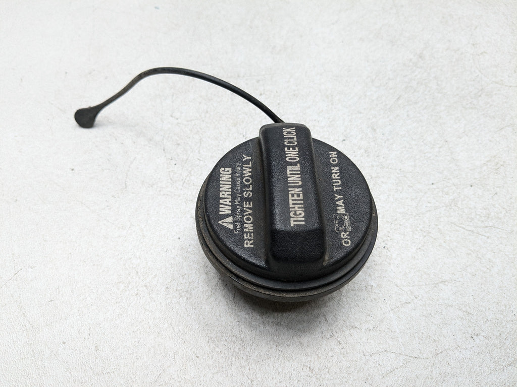 2011 - 2013 HYUNDAI SONATA OEM FUEL FILLER TANK RESERVOIR GAS LID COVER CAP