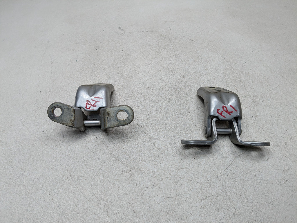 2011 - 2013 HYUNDAI SONATA OEM DOOR HINGE SET OF 2 FRONT RIGHT PASSENGER SIDE