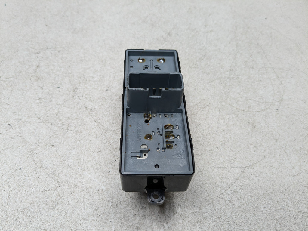 2011 - 2013 HYUNDAI SONATA OEM DOOR SWITCH ASSEMBLY FRONT RIGHT PASSENGER SIDE