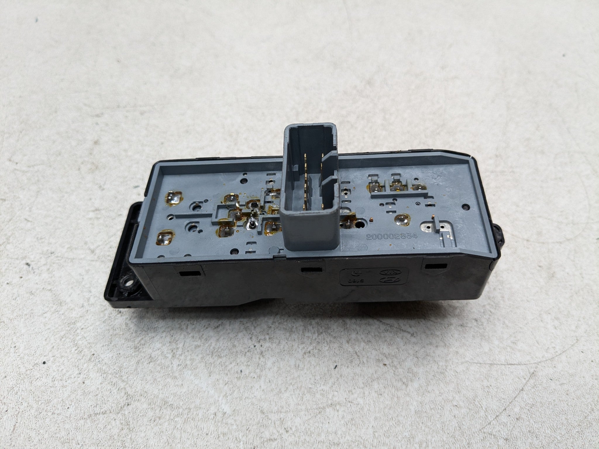2011 - 2013 HYUNDAI SONATA OEM DOOR SWITCH ASSEMBLY FRONT RIGHT PASSENGER SIDE