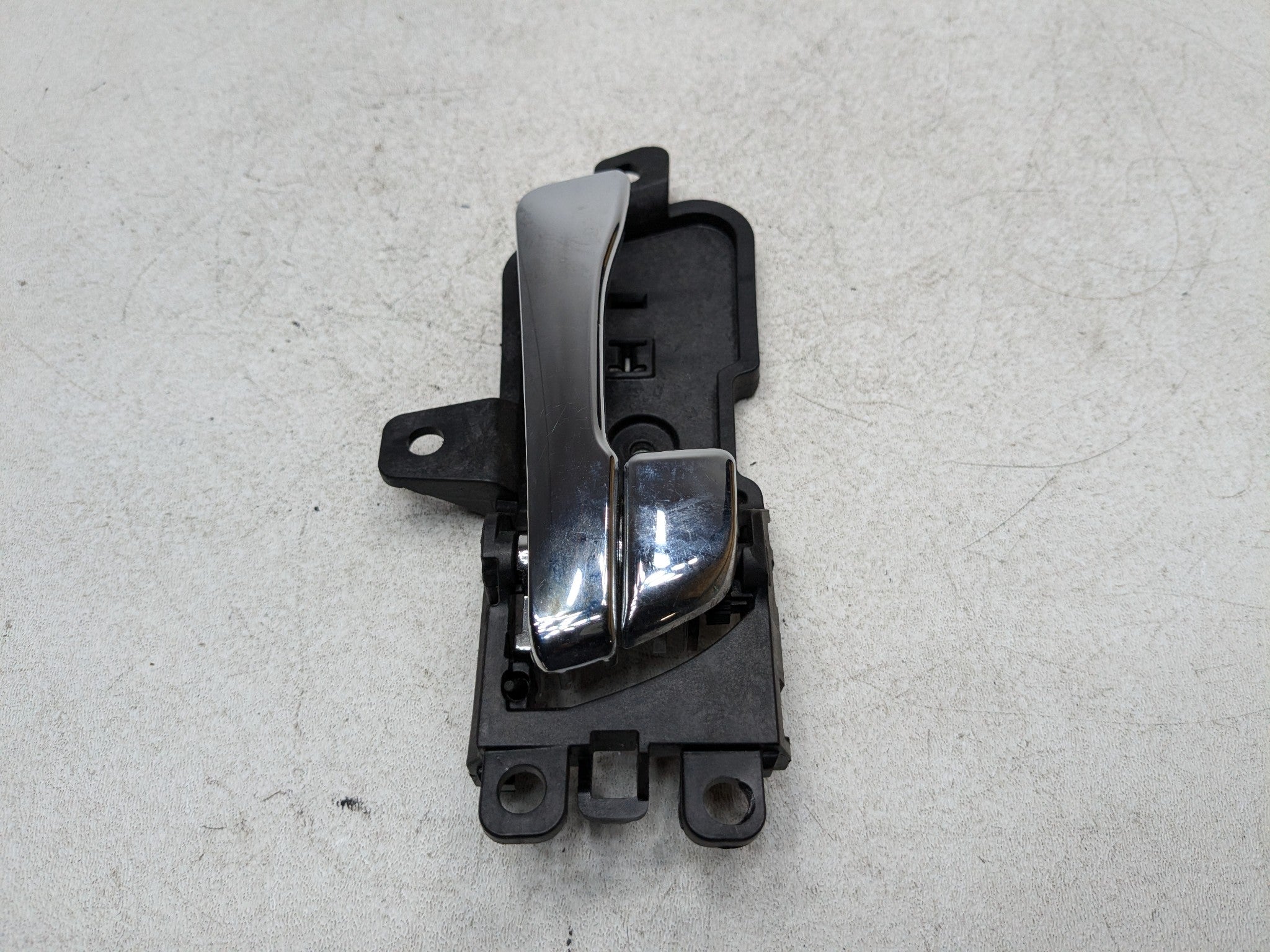 2011 - 2013 HYUNDAI SONATA OEM INTERIOR DOOR HANDLE FRONT RIGHT PASSENGER SIDE