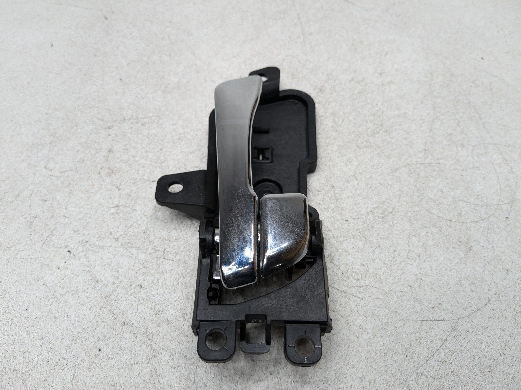 2011 - 2013 HYUNDAI SONATA OEM INTERIOR DOOR HANDLE REAR RIGHT PASSENGER SIDE