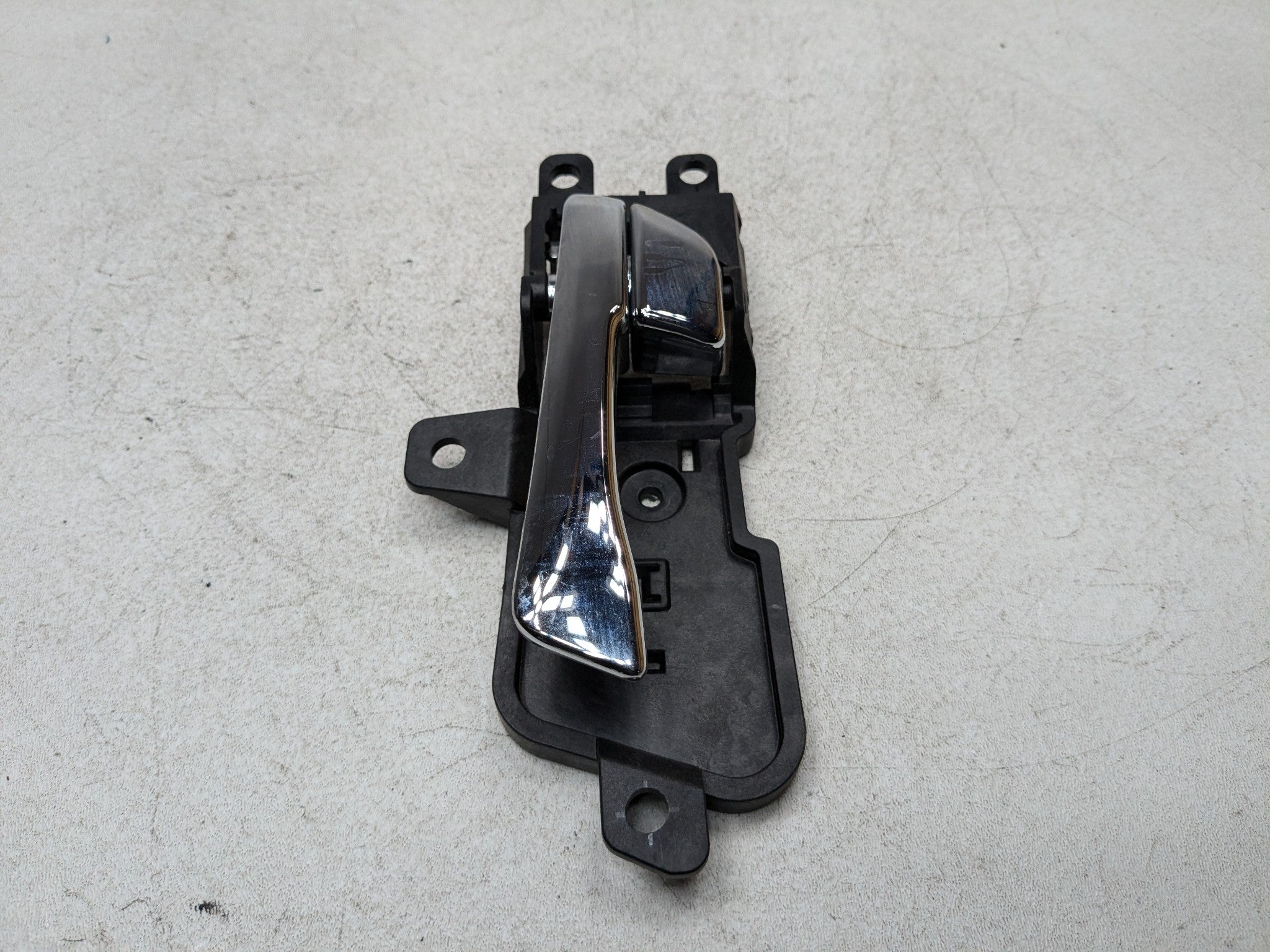2011 - 2013 HYUNDAI SONATA OEM INTERIOR DOOR HANDLE REAR LEFT DRIVER SIDE