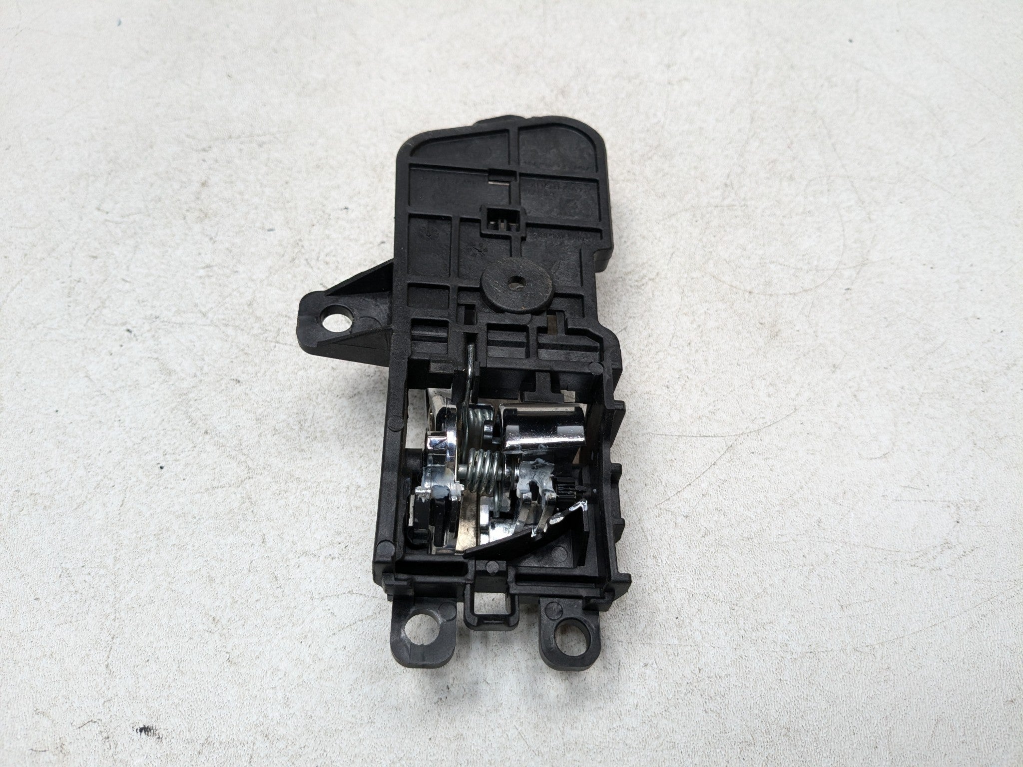2011 - 2013 HYUNDAI SONATA OEM INTERIOR DOOR HANDLE REAR LEFT DRIVER SIDE