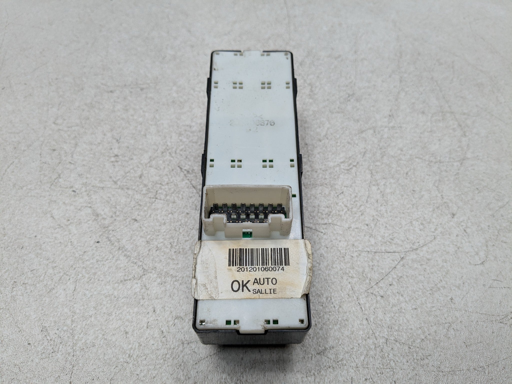 2011 - 2013 HYUNDAI SONATA OEM DRIVER FRONT DOOR SWITCH DRIVER'S LOCK AND WINDOW