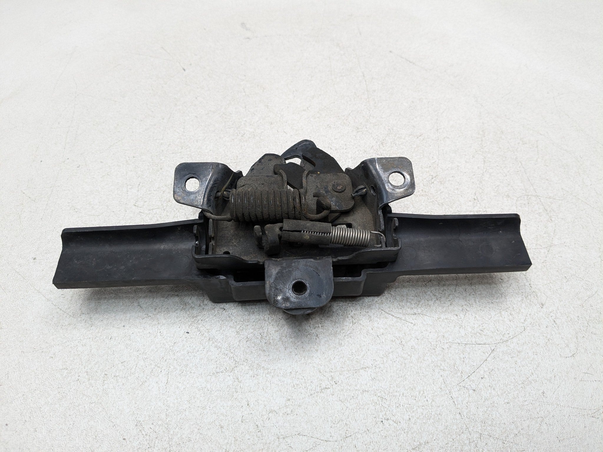2011 - 2013 HYUNDAI SONATA OEM HOOD LOCK LATCH RELEASE ACTUATOR ASSEMBLY