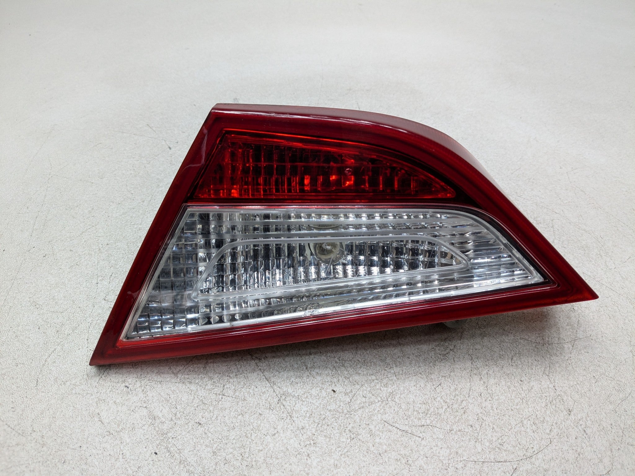 2011 - 2013 HYUNDAI SONATA OEM INNER TRUNK DECKLID TAILLIGHT LAMP REAR LEFT