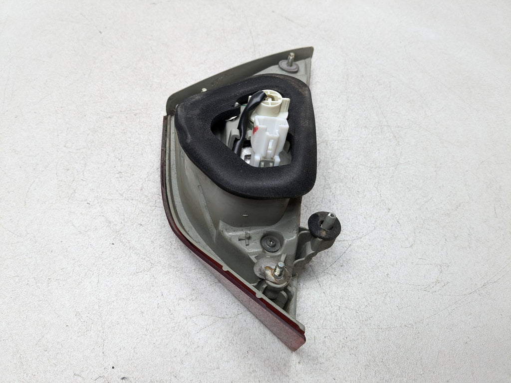 2011 - 2013 HYUNDAI SONATA OEM INNER TRUNK DECKLID TAILLIGHT LAMP REAR LEFT