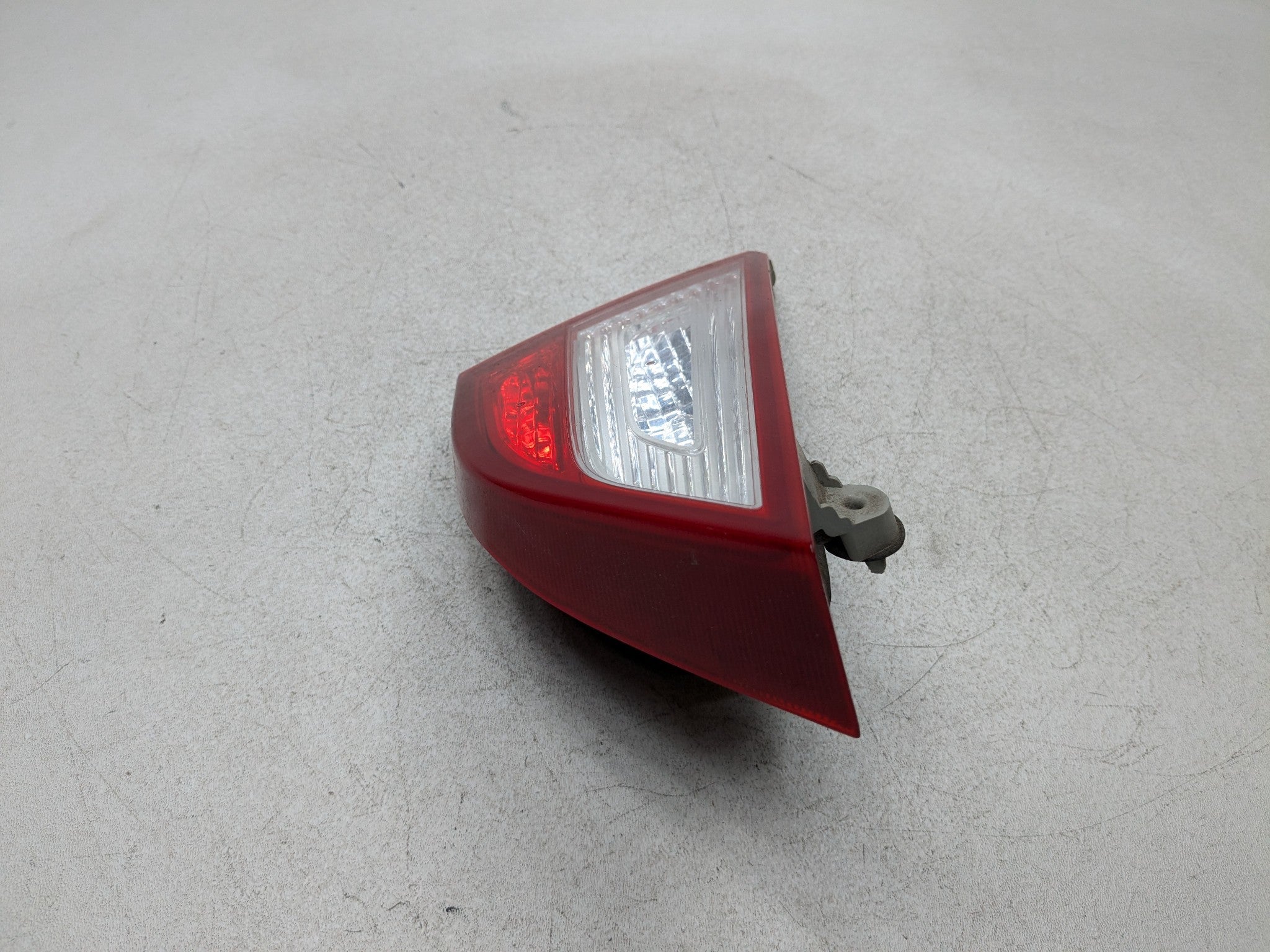 2011 - 2013 HYUNDAI SONATA OEM INNER TRUNK DECKLID TAILLIGHT LAMP REAR RIGHT