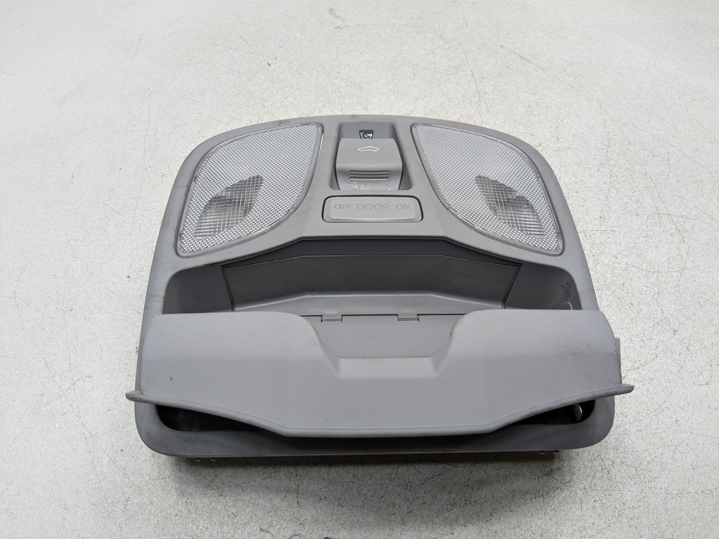 11 - 13 HYUNDAI SONATA OEM ROOF OVERHEAD INTERIOR DOME READING MAP LIGHT FRONT
