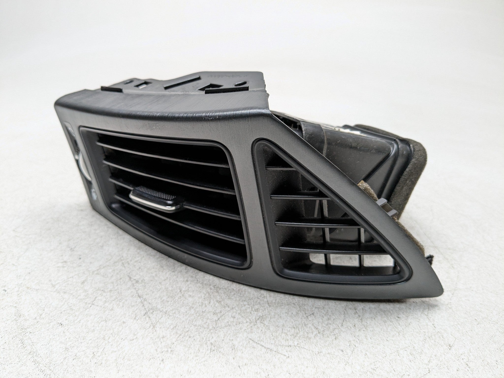 2011 - 2013 HYUNDAI SONATA OEM DASH PANEL AIR HEATER VENT FRONT LEFT DRIVER SIDE