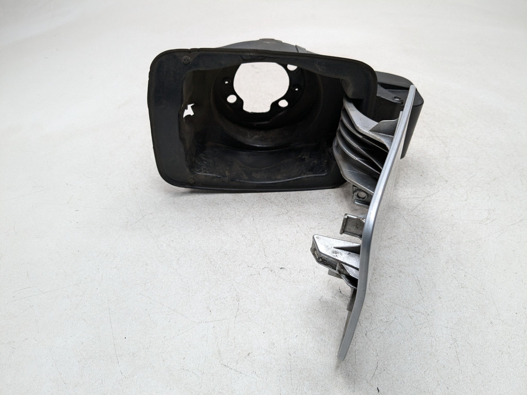 2011 - 2013 HYUNDAI SONATA OEM GAS FUEL FILLER TANK DOOR LID COVER