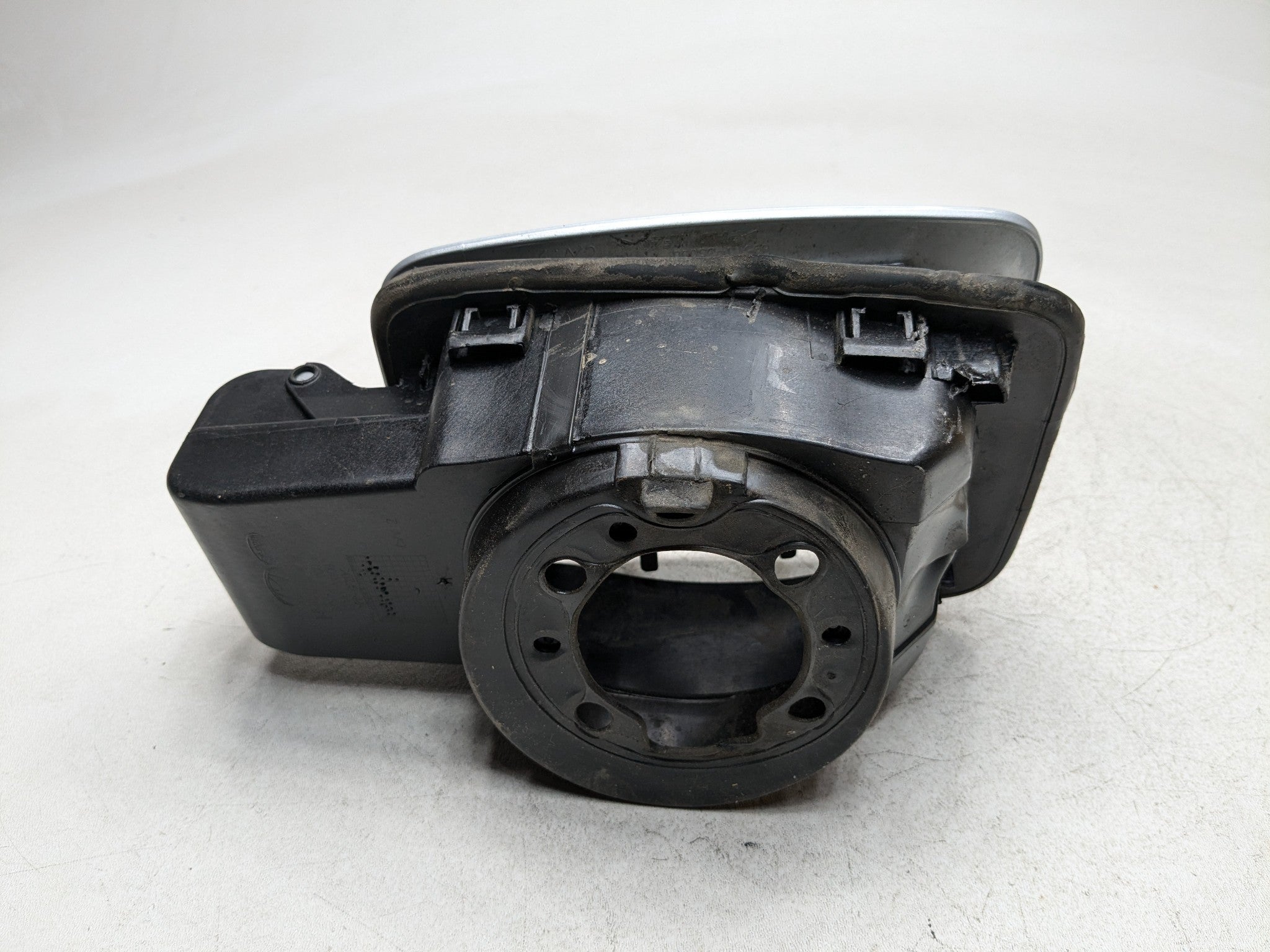 2011 - 2013 HYUNDAI SONATA OEM GAS FUEL FILLER TANK DOOR LID COVER