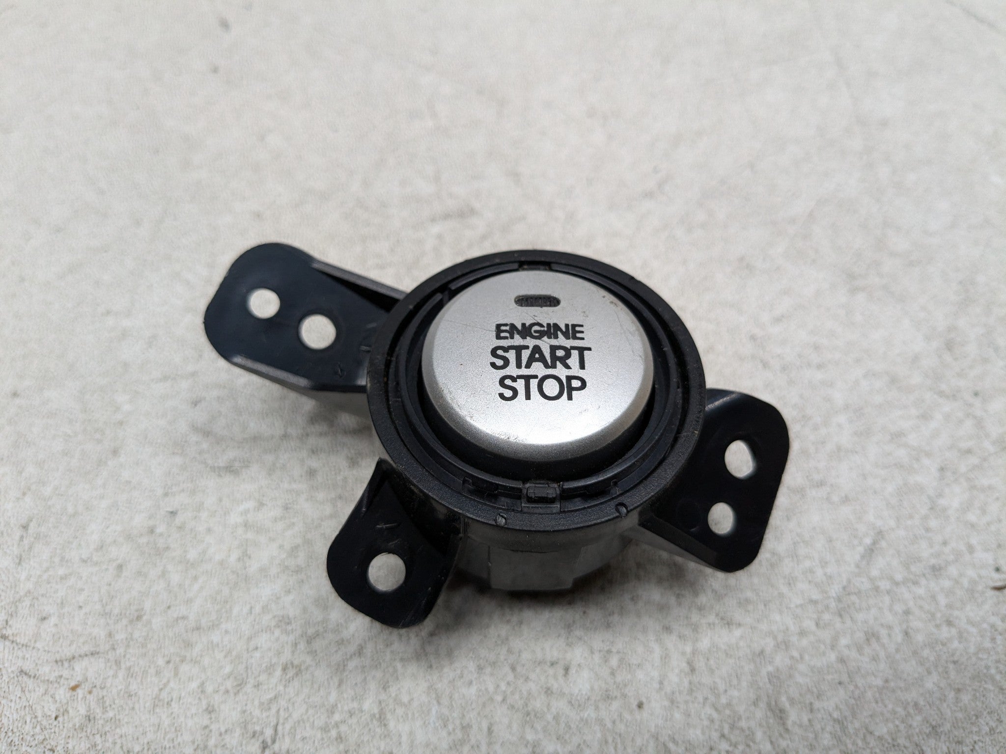 2011 - 2013 HYUNDAI SONATA OEM ENGINE START STOP IGNITION SWITCH WITHOUT KEY