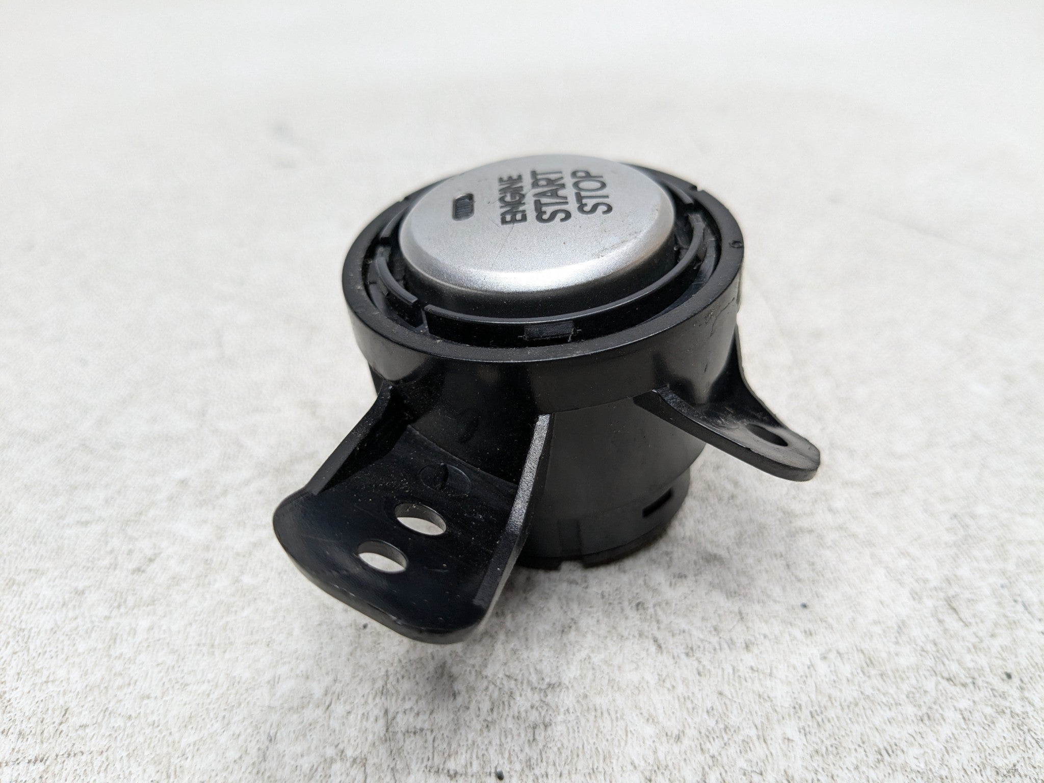 2011 - 2013 HYUNDAI SONATA OEM ENGINE START STOP IGNITION SWITCH WITHOUT KEY