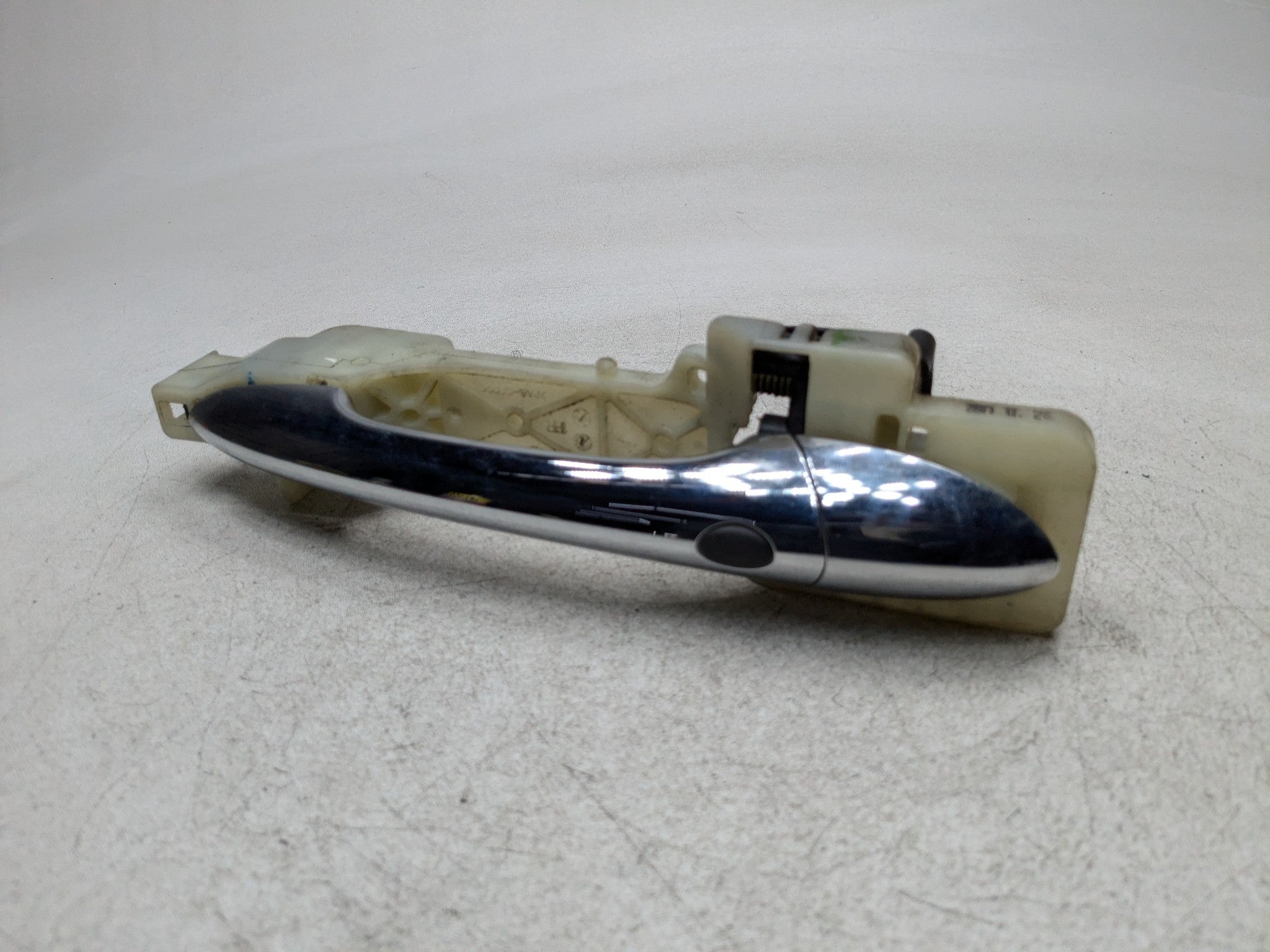 2011 - 2013 HYUNDAI SONATA OEM EXTERIOR DOOR HANDLE FRONT RIGHT PASSENGER SIDE