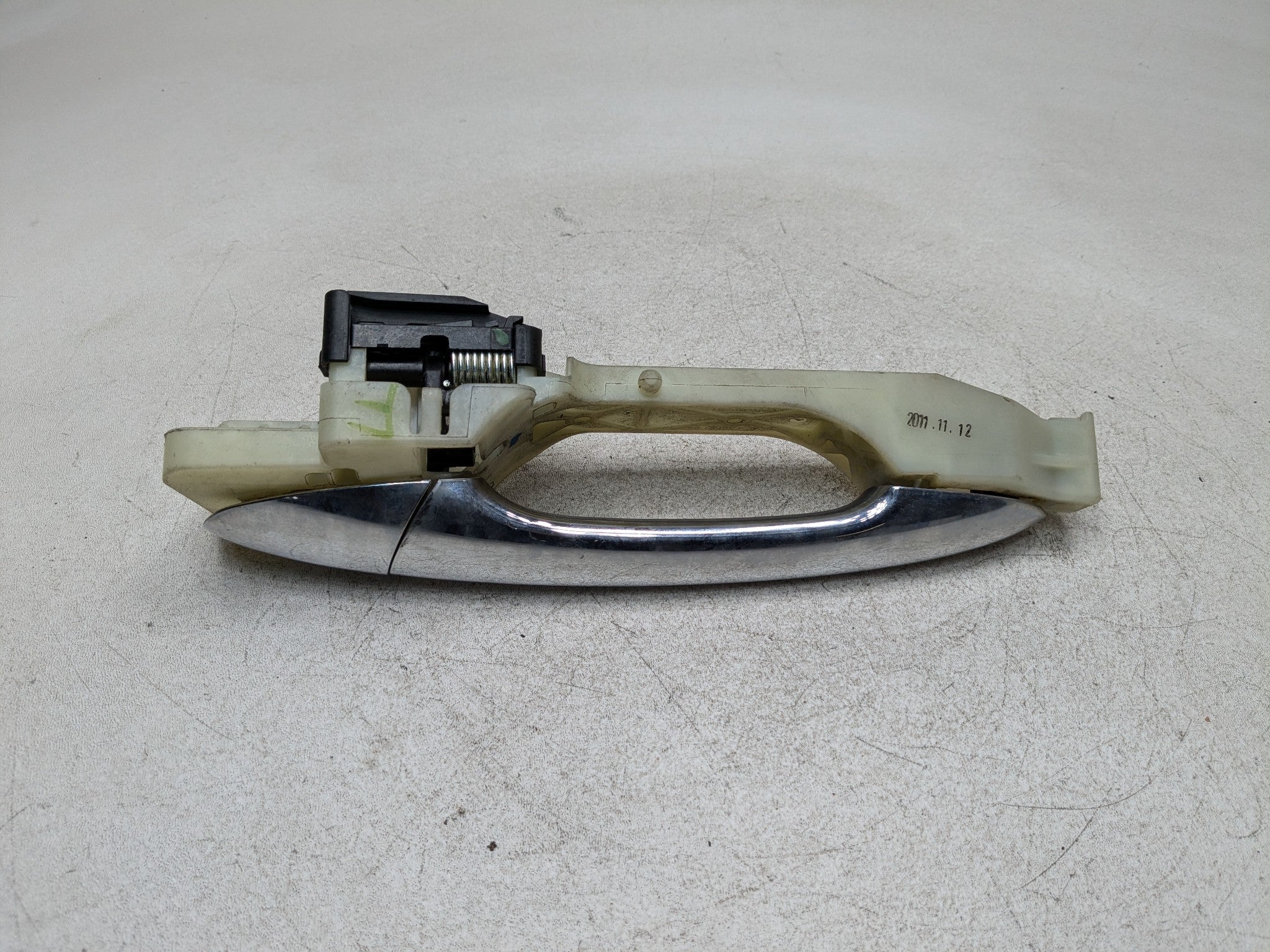 2011 - 2013 HYUNDAI SONATA OEM EXTERIOR DOOR HANDLE REAR LEFT DRIVER SIDE