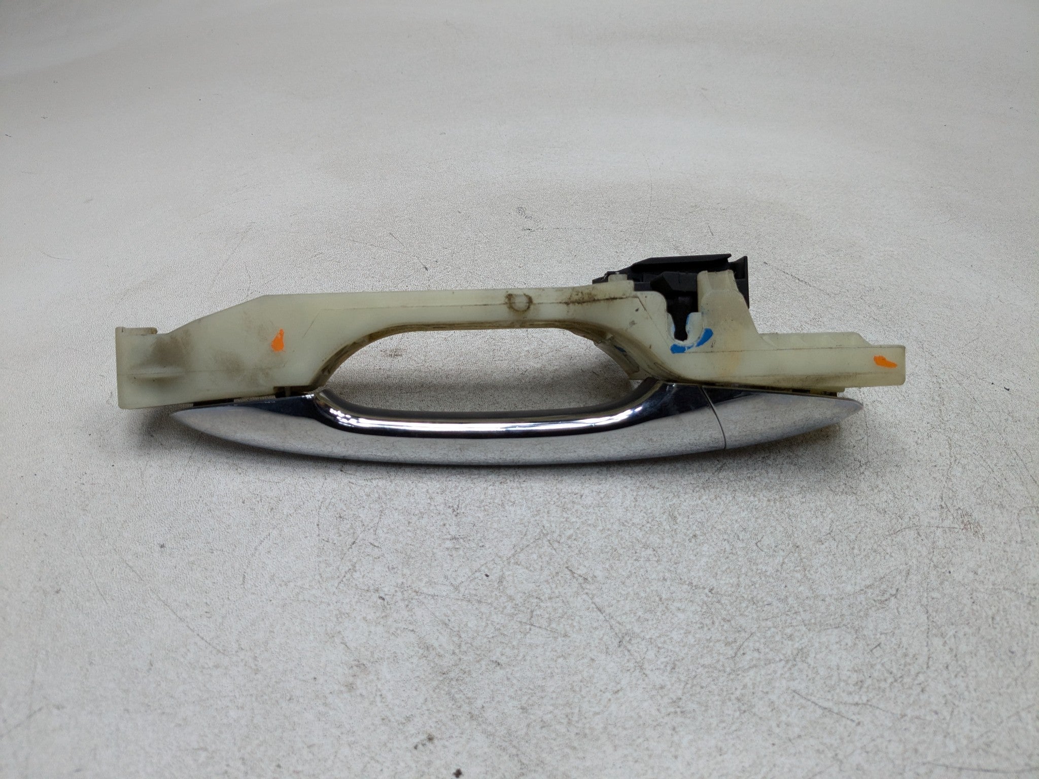 2011 - 2013 HYUNDAI SONATA OEM EXTERIOR DOOR HANDLE REAR LEFT DRIVER SIDE