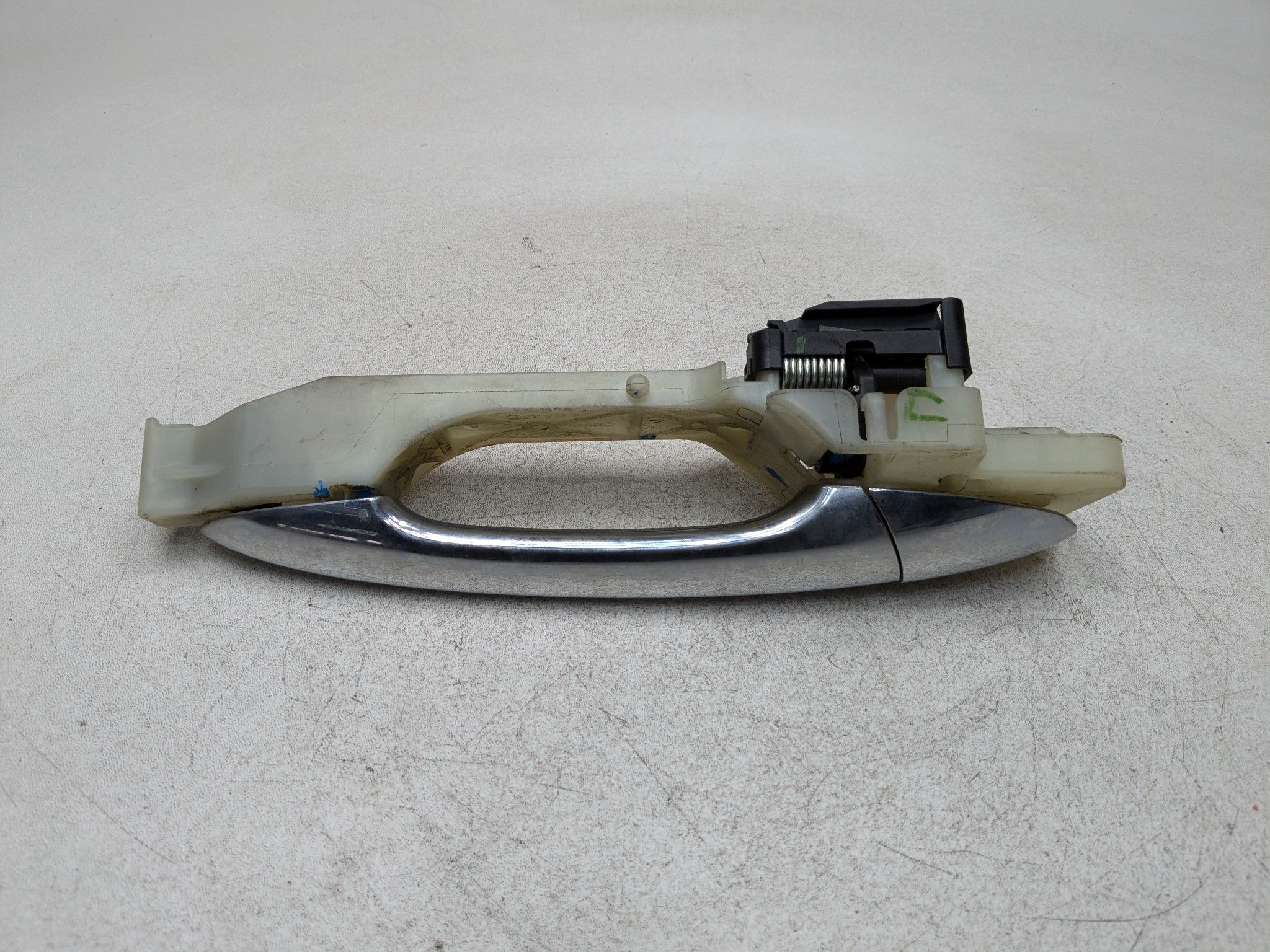 2011 - 2013 HYUNDAI SONATA OEM EXTERIOR DOOR HANDLE REAR RIGHT PASSENGER SIDE
