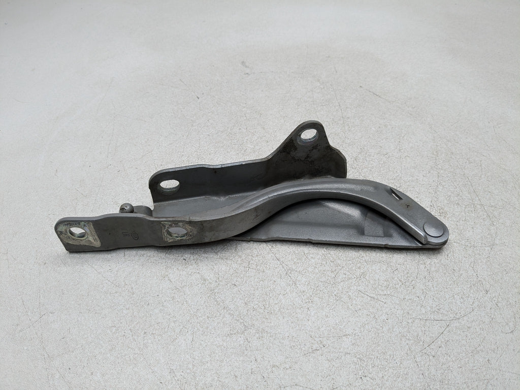 2011 - 2013 HYUNDAI SONATA OEM HOOD HINGE SUPPORT BRACKET FRONT LEFT DRIVER SIDE