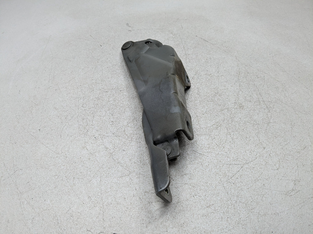 2011 - 2013 HYUNDAI SONATA OEM HOOD HINGE SUPPORT BRACKET FRONT LEFT DRIVER SIDE