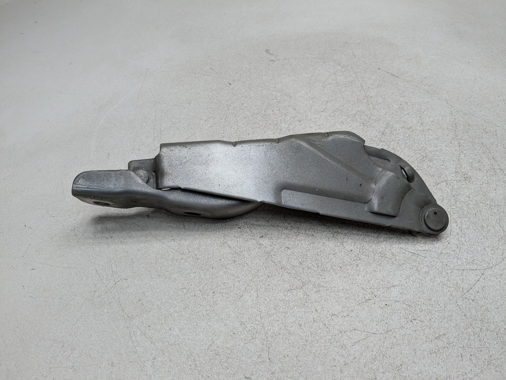 11 - 13 HYUNDAI SONATA OEM HOOD HINGE SUPPORT BRACKET FRONT RIGHT PASSENGER SIDE