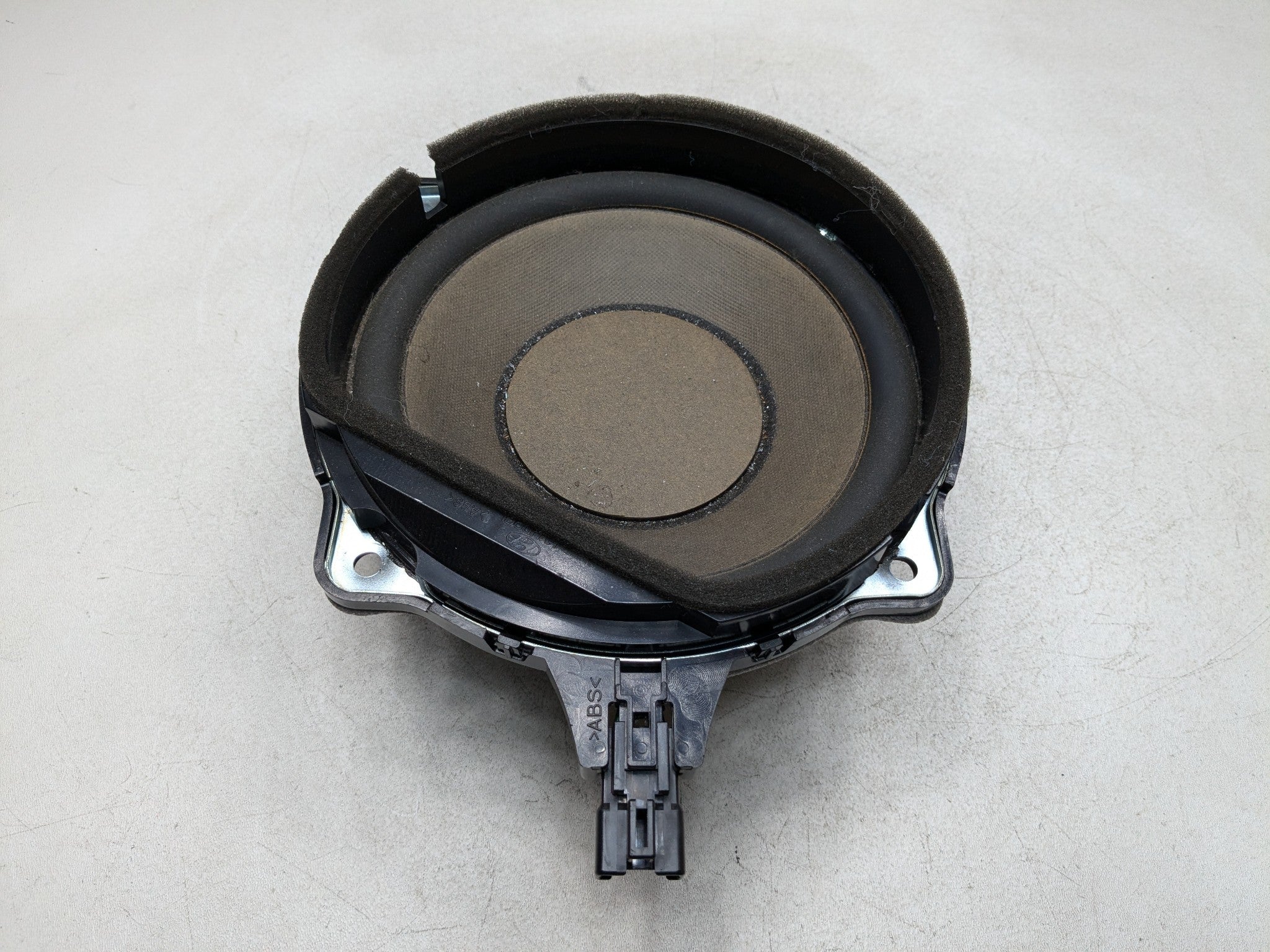 2011 - 2013 HYUNDAI SONATA OEM SUBWOOFER SPEAKER AUDIO SOUND SYSTEM