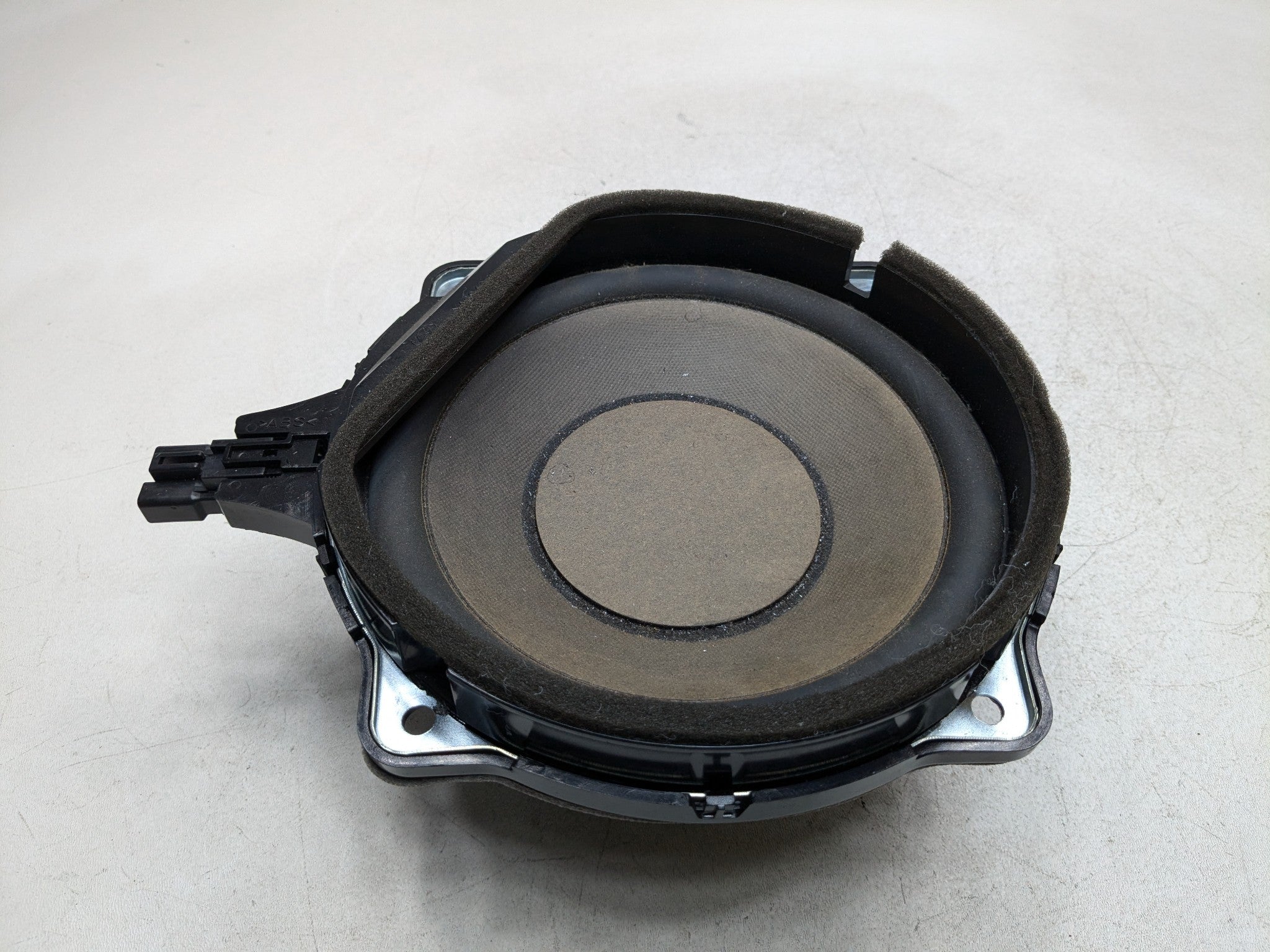 2011 - 2013 HYUNDAI SONATA OEM SUBWOOFER SPEAKER AUDIO SOUND SYSTEM