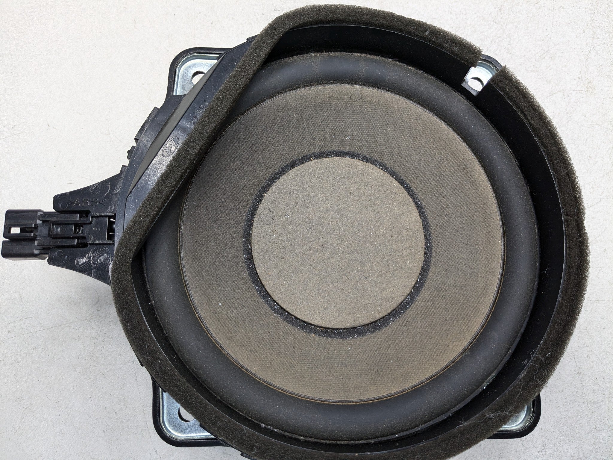 2011 - 2013 HYUNDAI SONATA OEM SUBWOOFER SPEAKER AUDIO SOUND SYSTEM