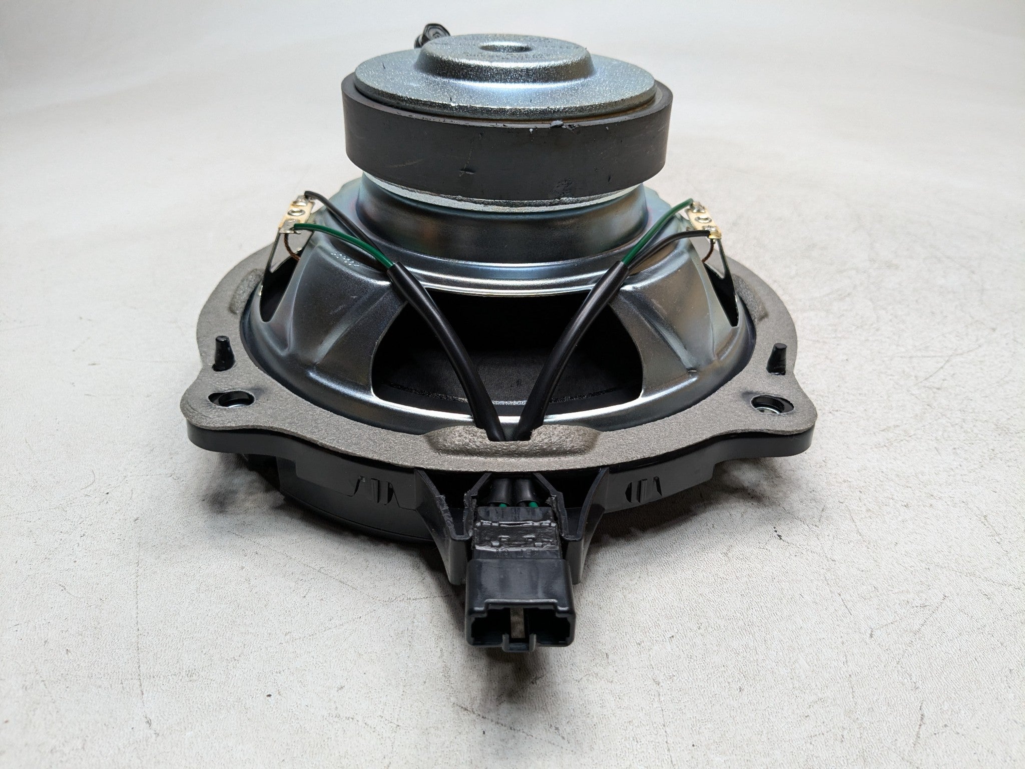 2011 - 2013 HYUNDAI SONATA OEM SUBWOOFER SPEAKER AUDIO SOUND SYSTEM