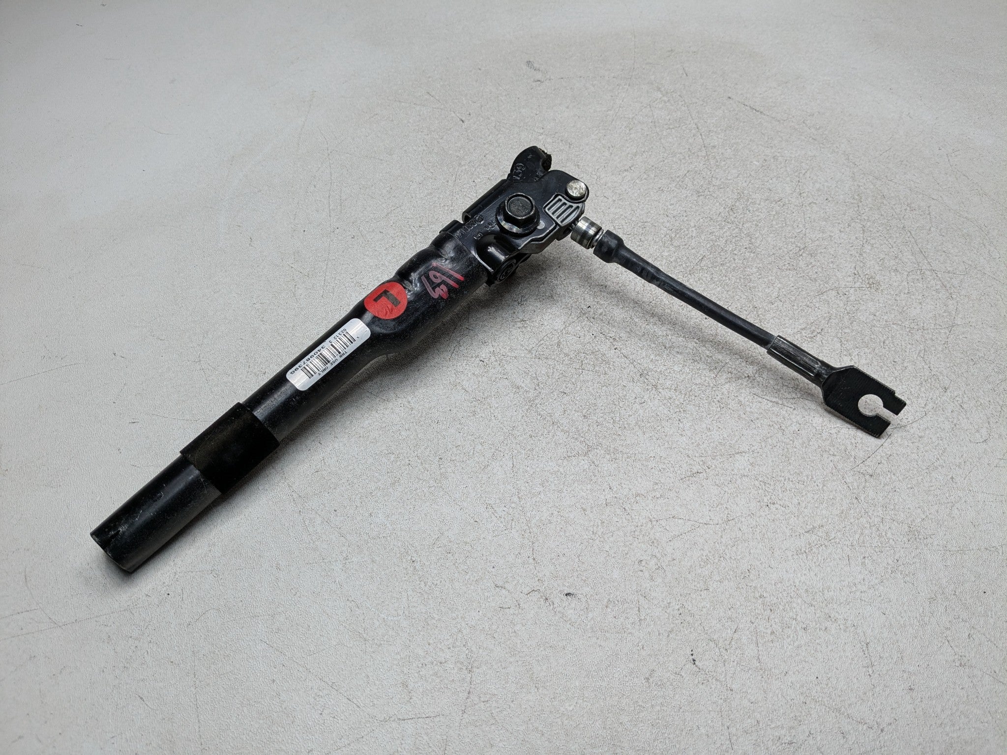 2011 - 2013 HYUNDAI SONATA OEM SEAT BELT TENSIONER BUCKLE FRONT LEFT DRIVER SIDE